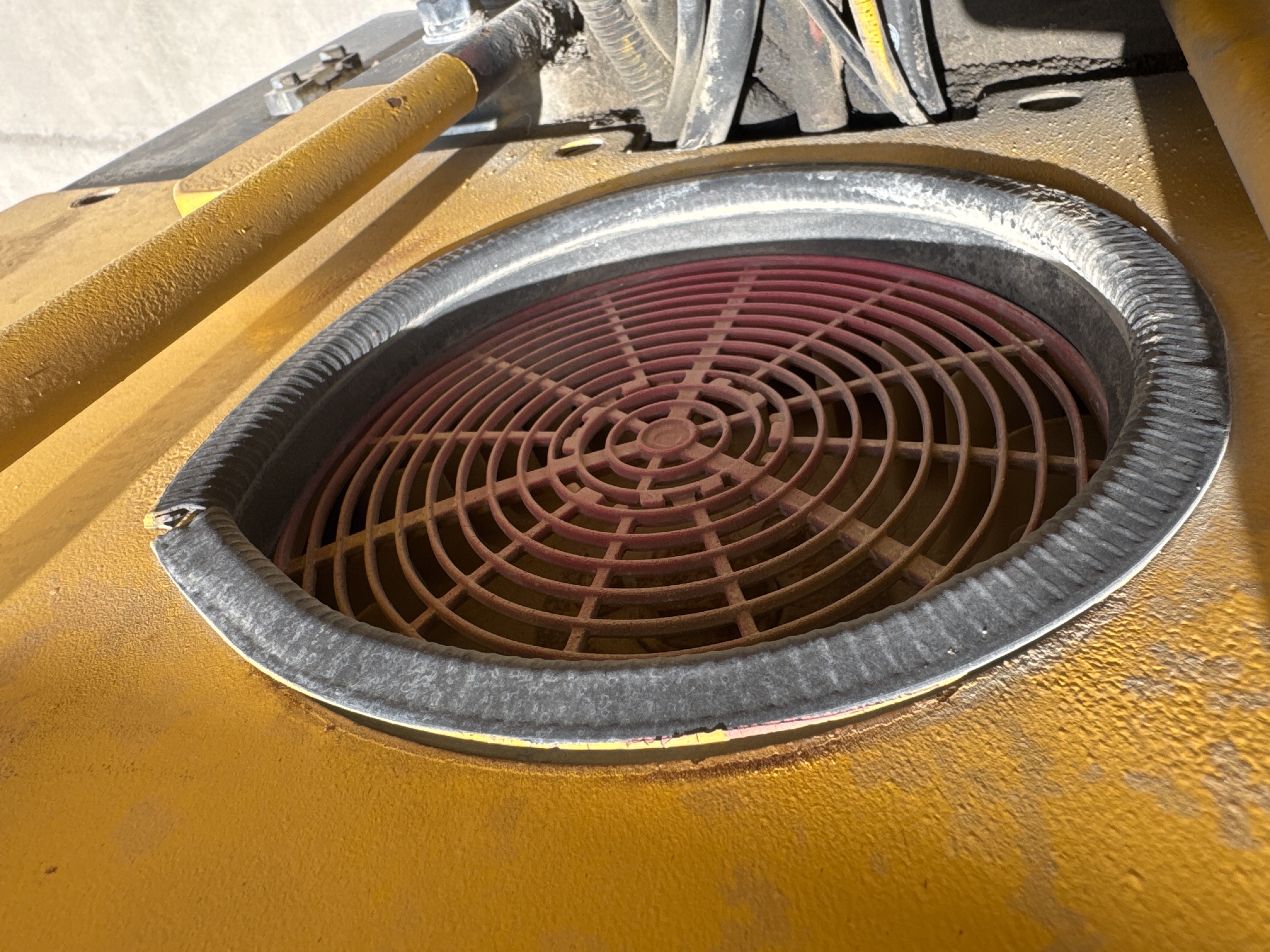 SRC-017-Sakai-CR270-Tandem-rollers-inspection-Engine-Cooling-fan-and-fan-guard-1