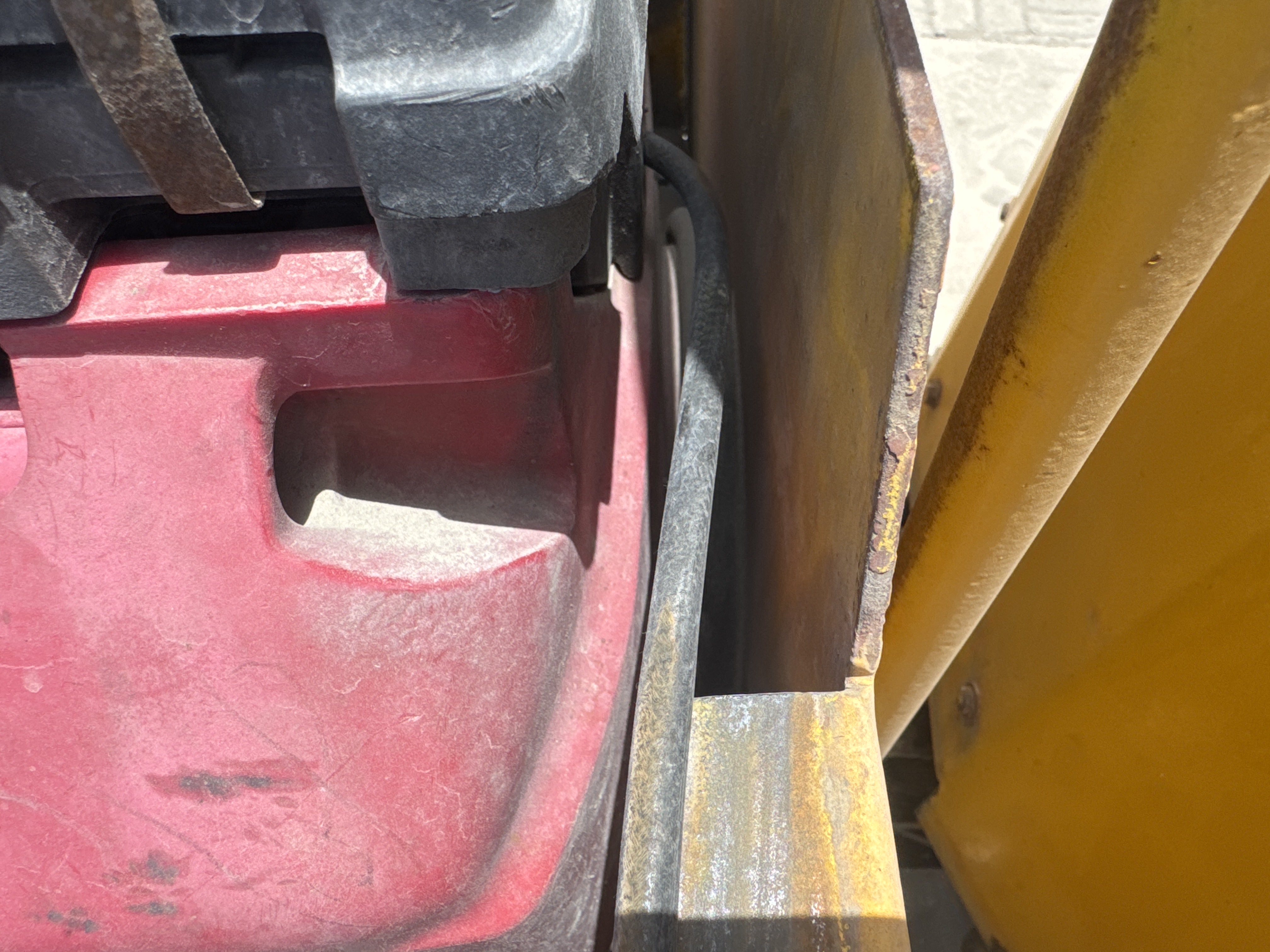 SRC-017-Sakai-CR270-Tandem-rollers-inspection-Engine-Cooling-fan-and-fan-guard-1