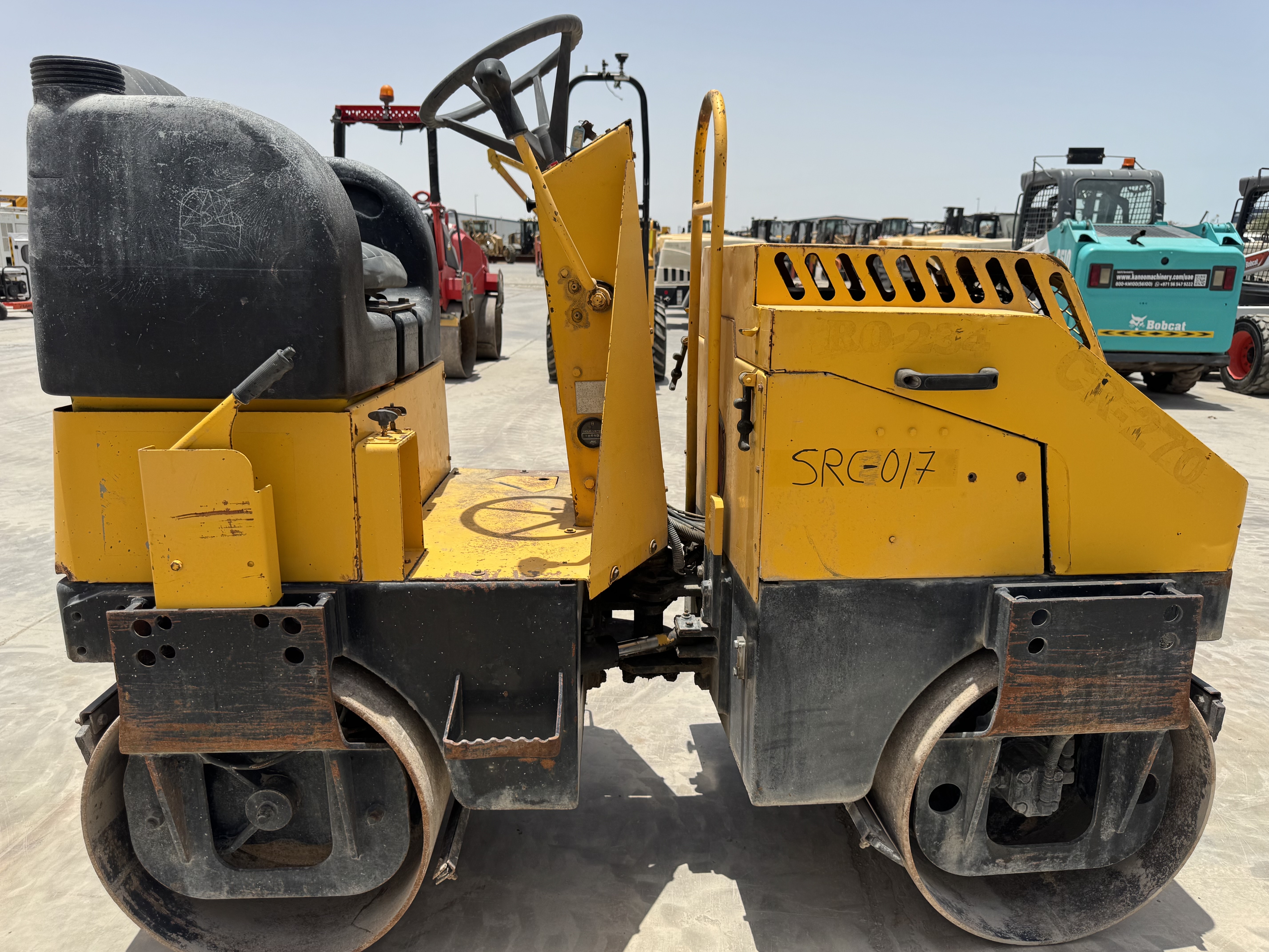 SRC-017-Sakai-CR270-Tandem-rollers-inspection-Structure-Paint-1