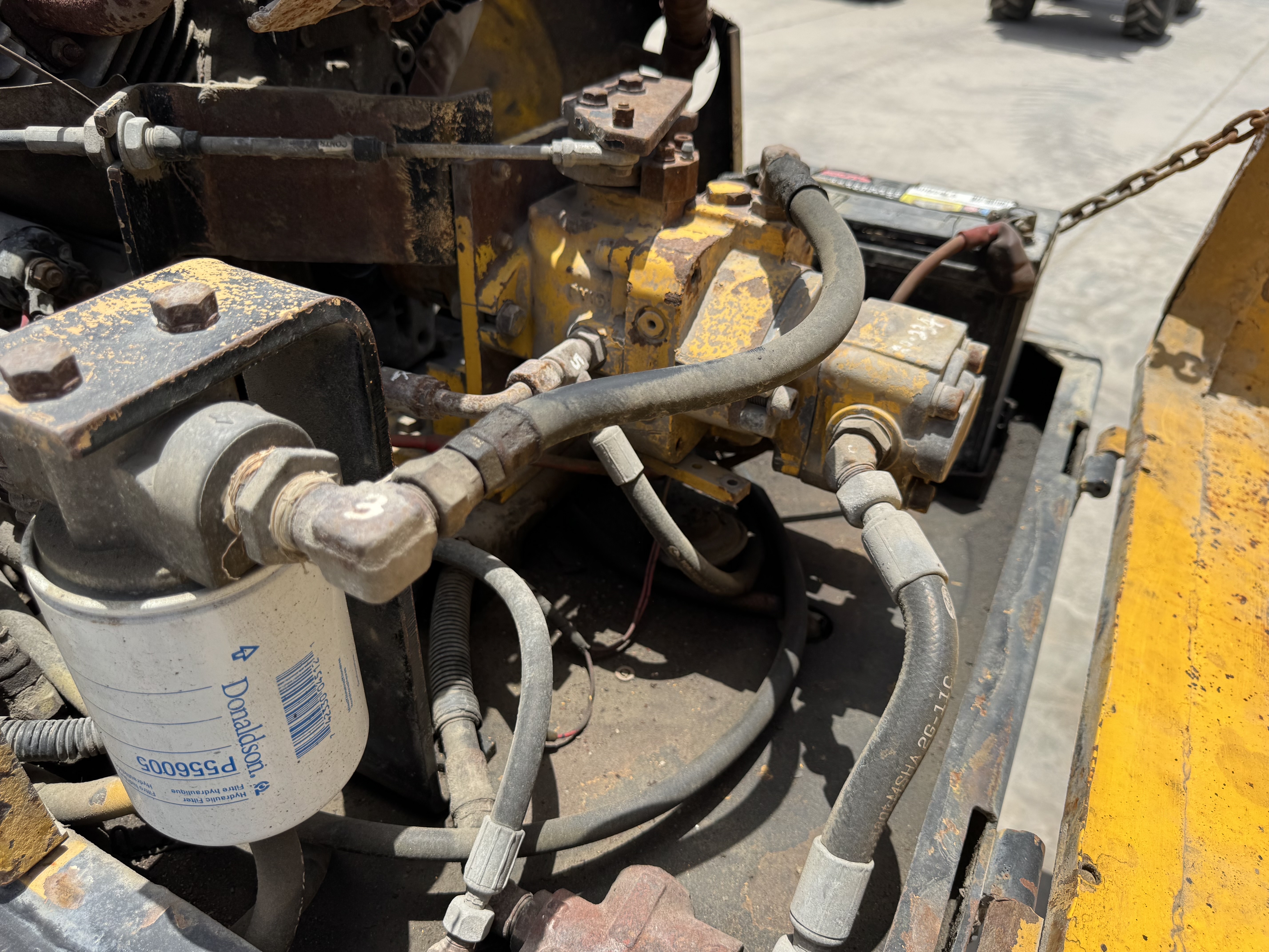 SRC-017-Sakai-CR270-Tandem-rollers-inspection-Hydraulics-Hydraulic-pump-1
