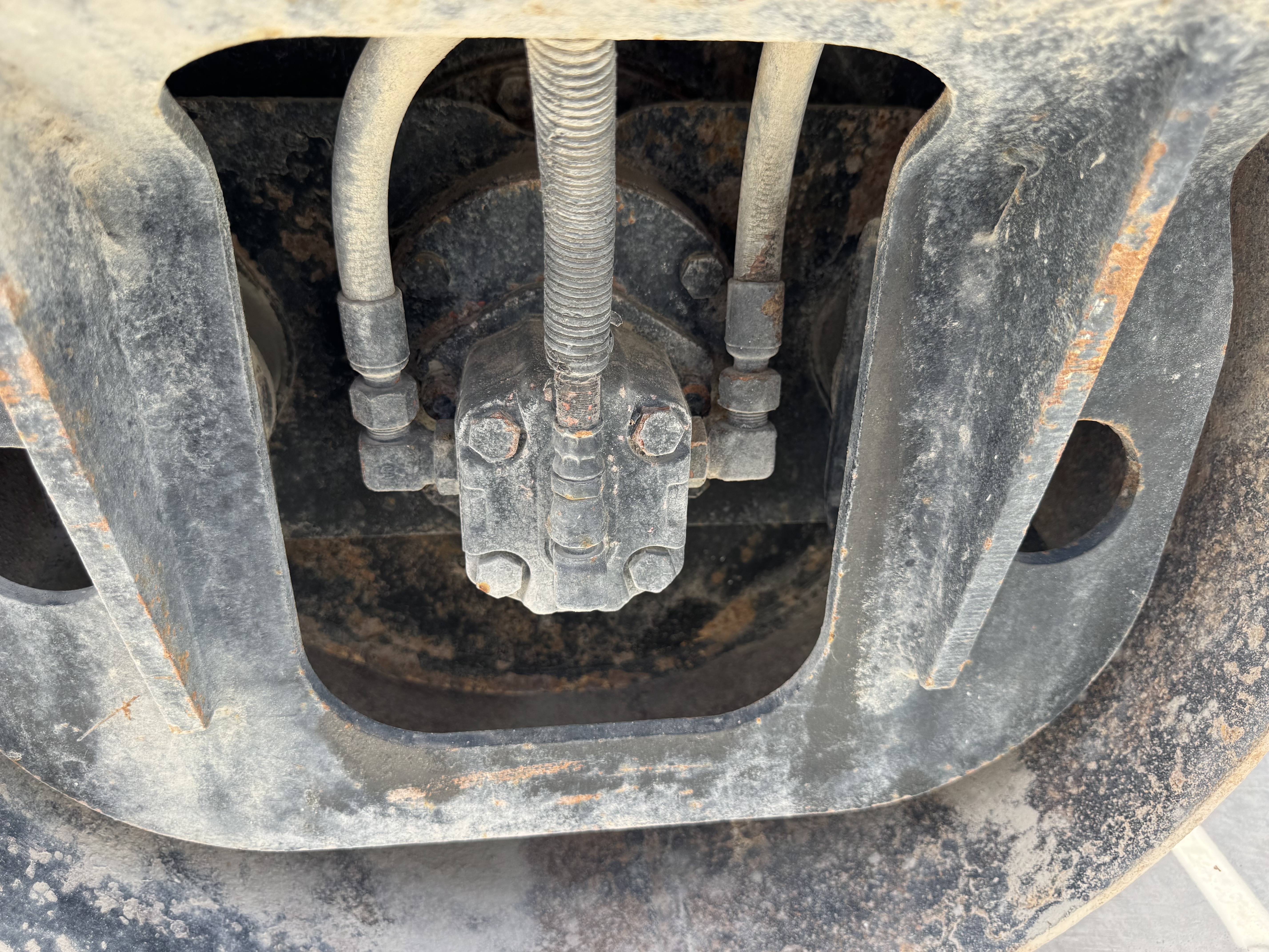 SRC-017-Sakai-CR270-Tandem-rollers-inspection-Hydraulics-Hydraulic-hoses-and-lines-1