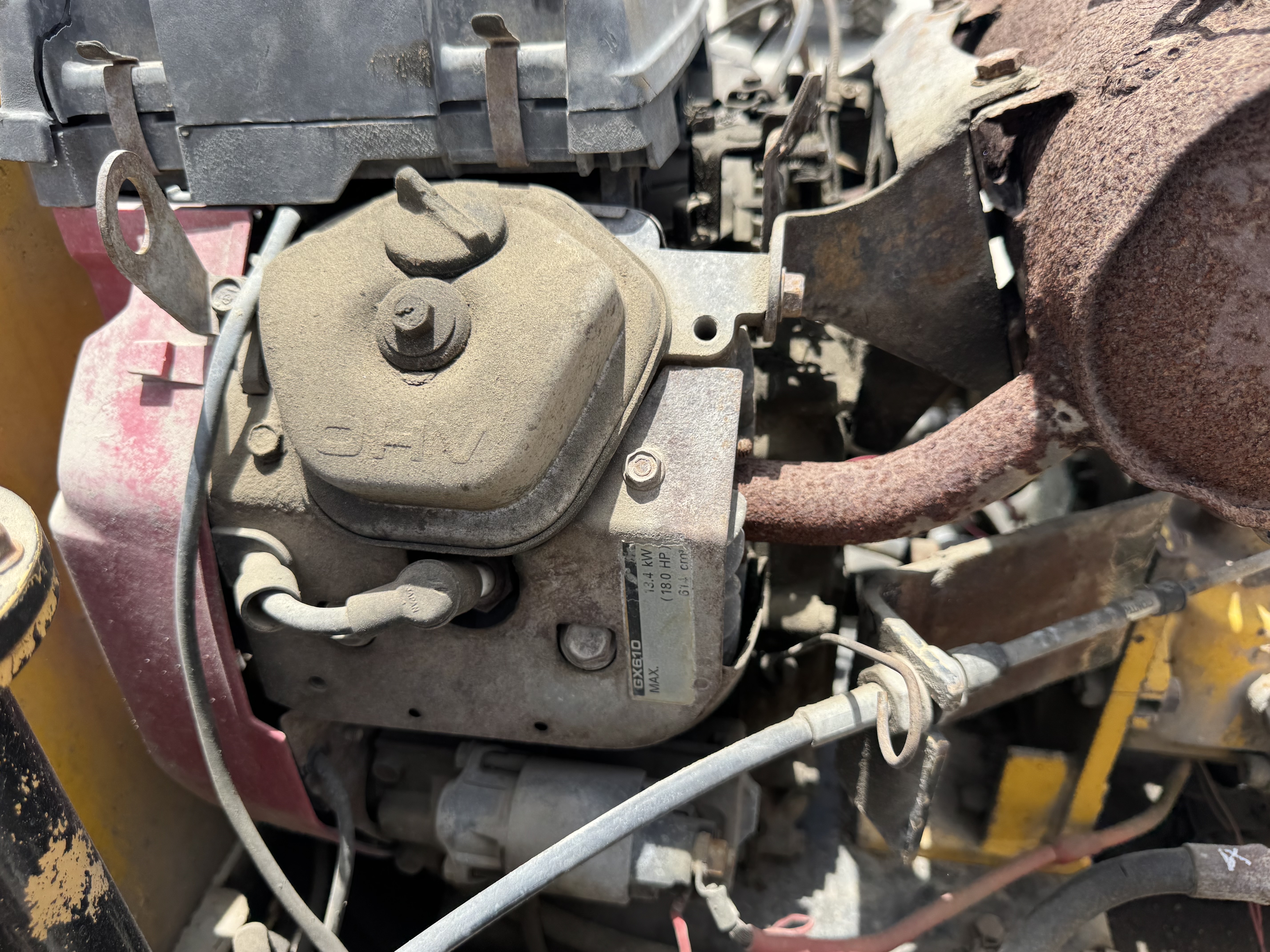 SRC-017-Sakai-CR270-Tandem-rollers-inspection-Engine-Air-intake-system-1