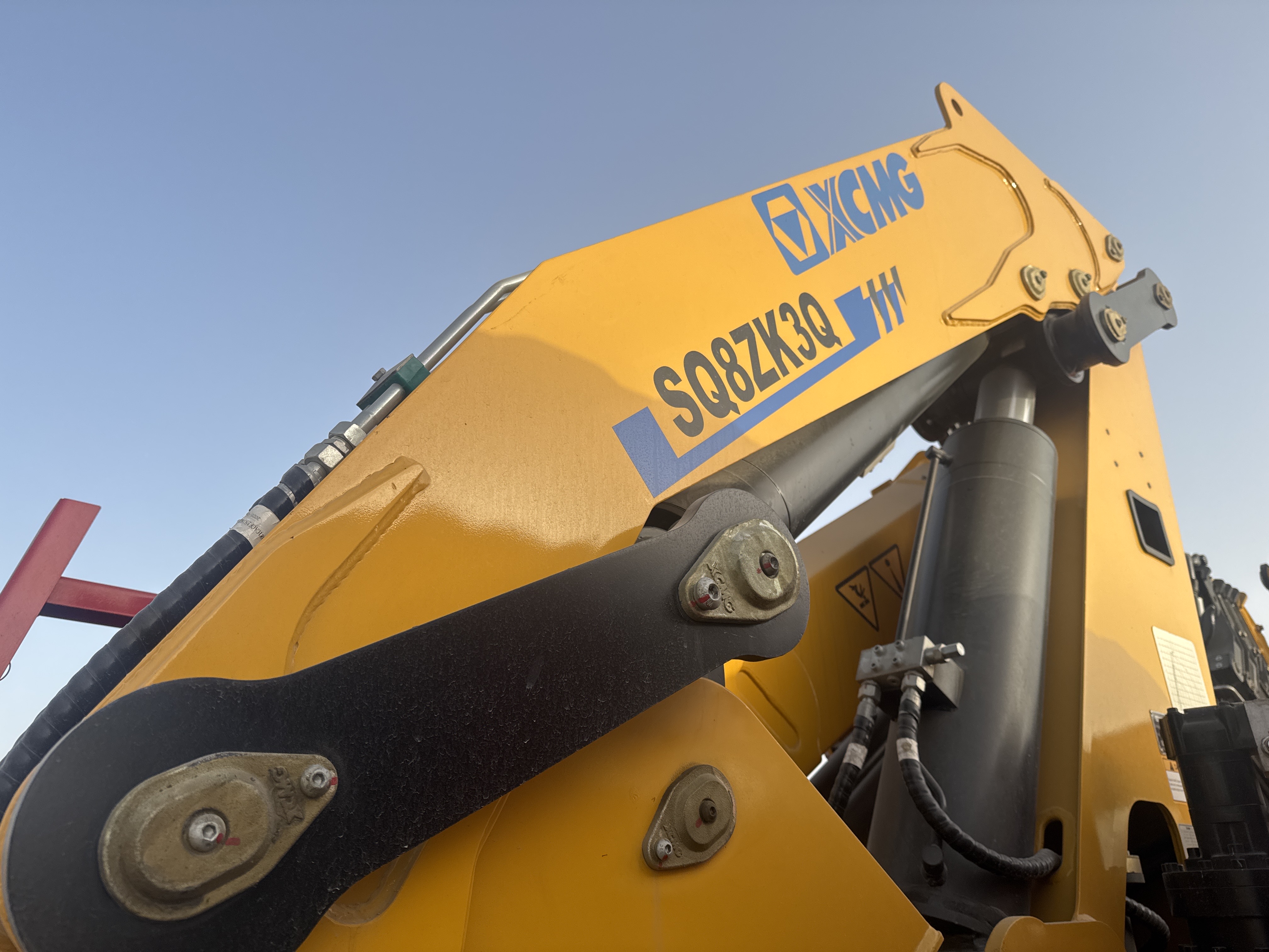 BTC-001-XCMG-SQ8ZK3Q-Boom-truck-cranes-inspection-Chassis-Boom-1