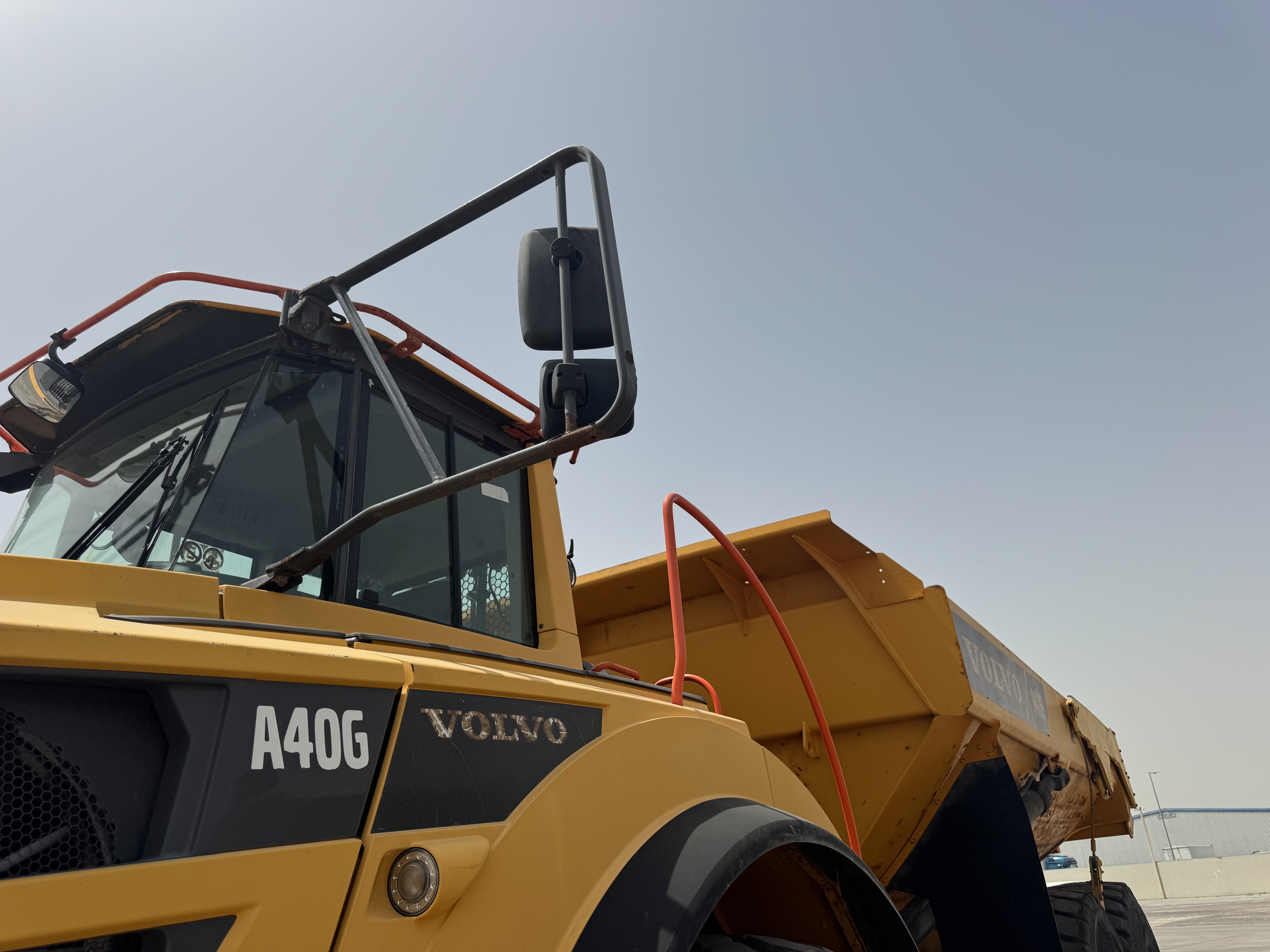 ADT-005-فولفو-A40G-شاحنات-قلابة-مفصلية-فحص-الأمان-هيكل-الحماية-من-السقوط-(ROPS/FOPS)-1