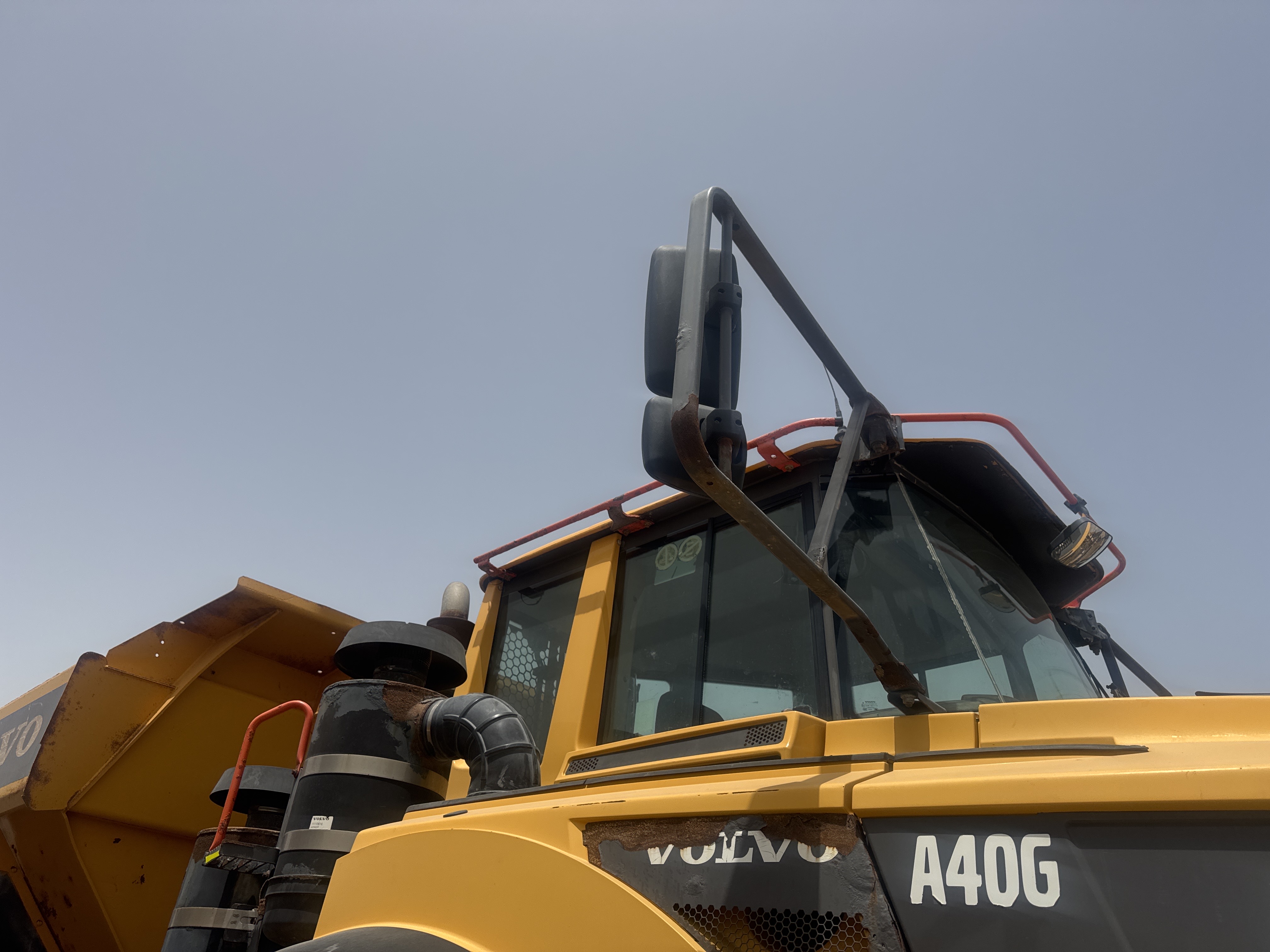 ADT-005-فولفو-A40G-شاحنات-قلابة-مفصلية-فحص-الأمان-هيكل-الحماية-من-السقوط-(ROPS/FOPS)-1