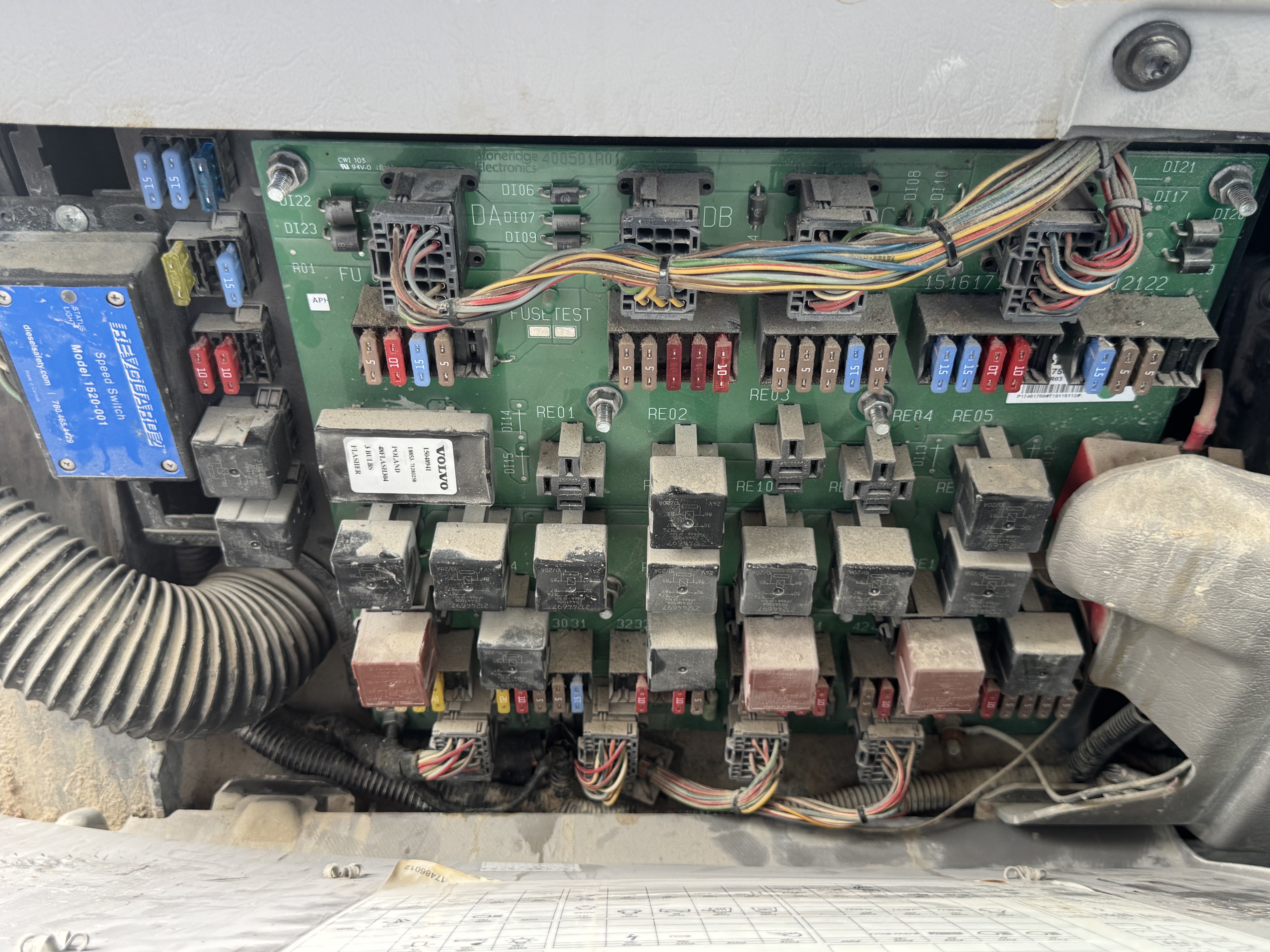 ADT-005-فولفو-A40G-شاحنات-قلابة-مفصلية-فحص-الكهربائيات-صندوق-الصمامات-1