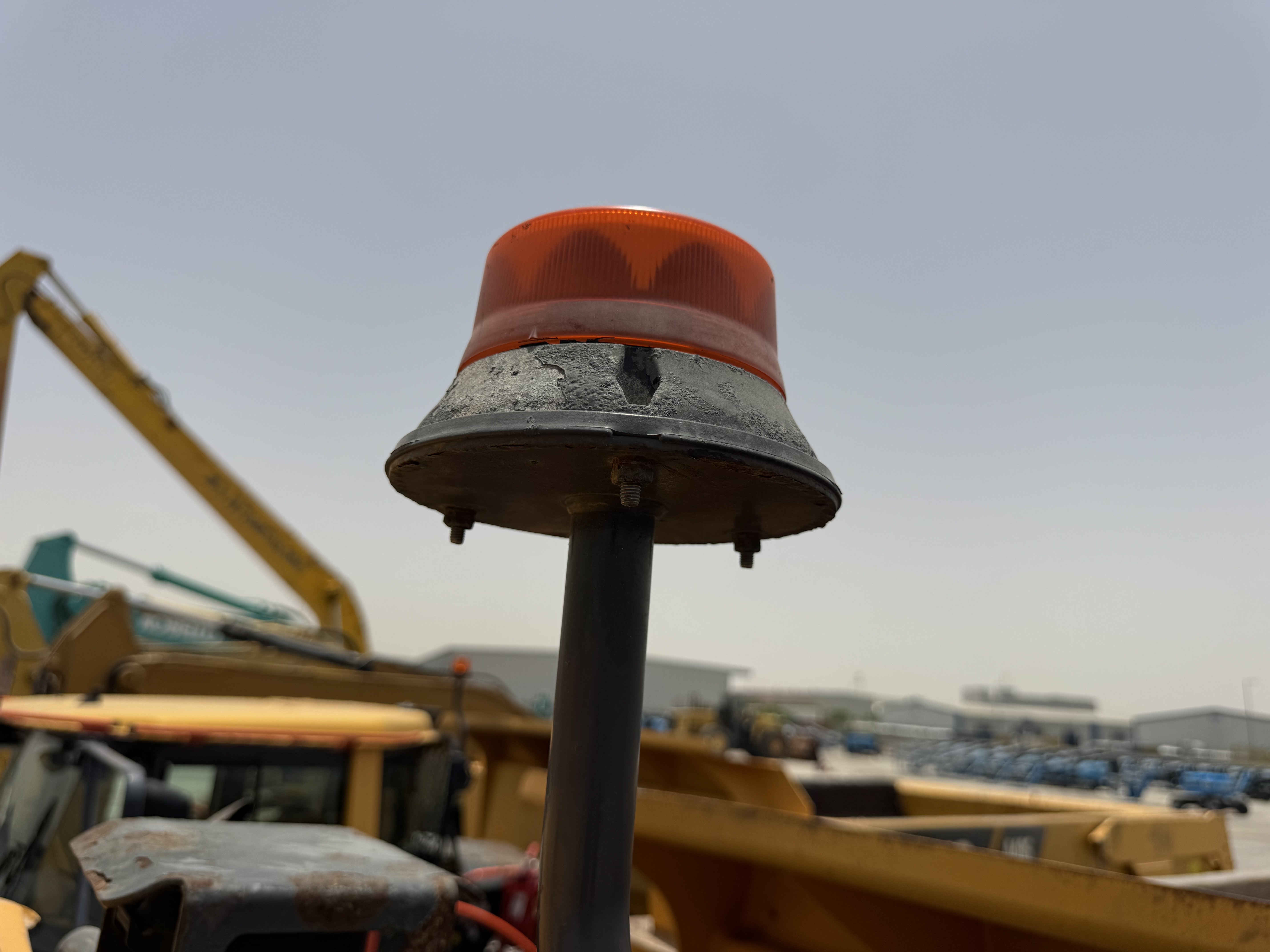 ADT-005-فولفو-A40G-شاحنات-قلابة-مفصلية-فحص-الكهربائيات-الأنوار-والإشارات-5