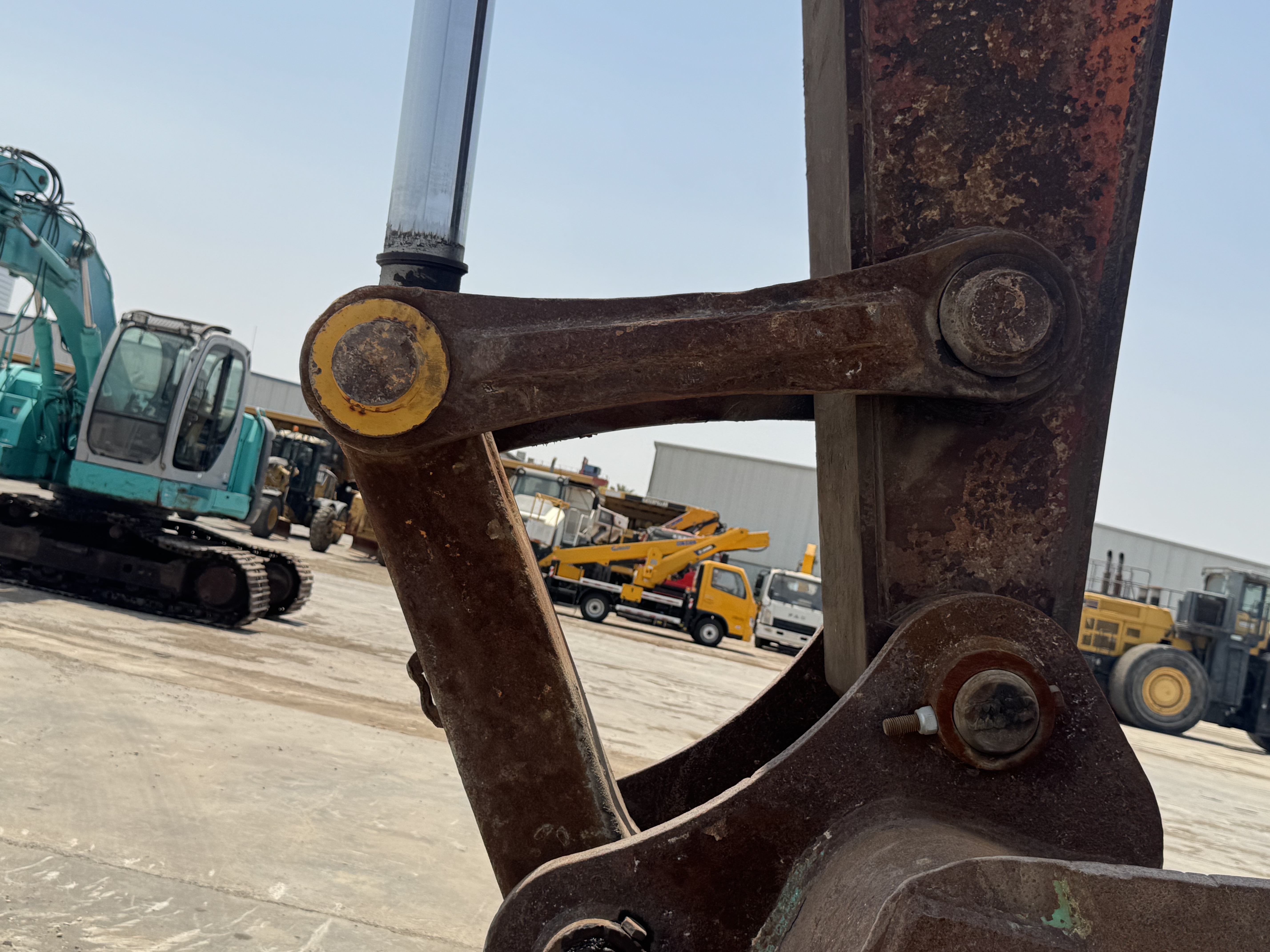 LBX-001-كوماتسو-PC850-8R1-حفارات-ذات-ذراع-طويل-فحص-الهيكل-الدبابيس-والبطانات-الواصلة-بين-الذراع-والدلو-5