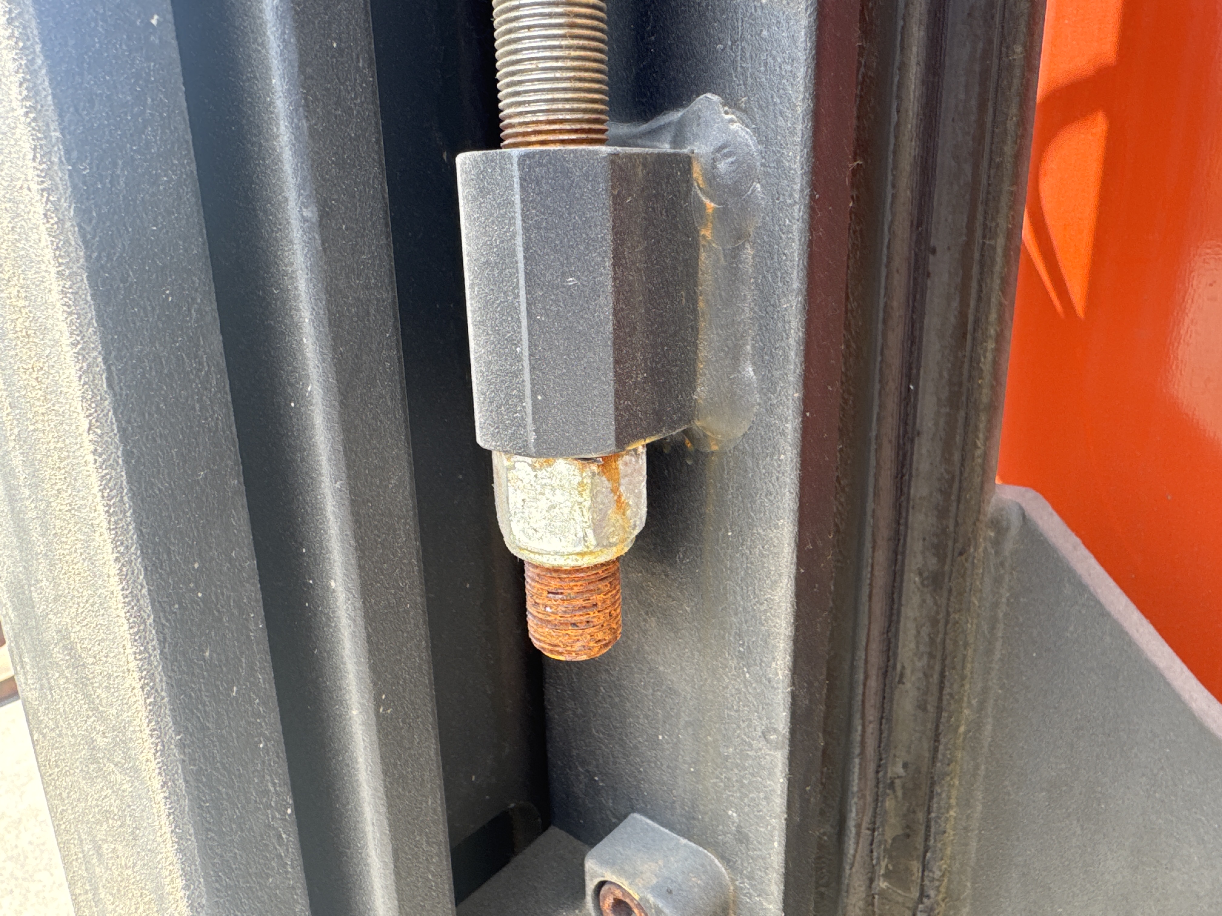 RTM-009-Toyota-9BRU23-Reach-trucks-inspection-Hydraulics-Hydraulic-pins-/-locks-1