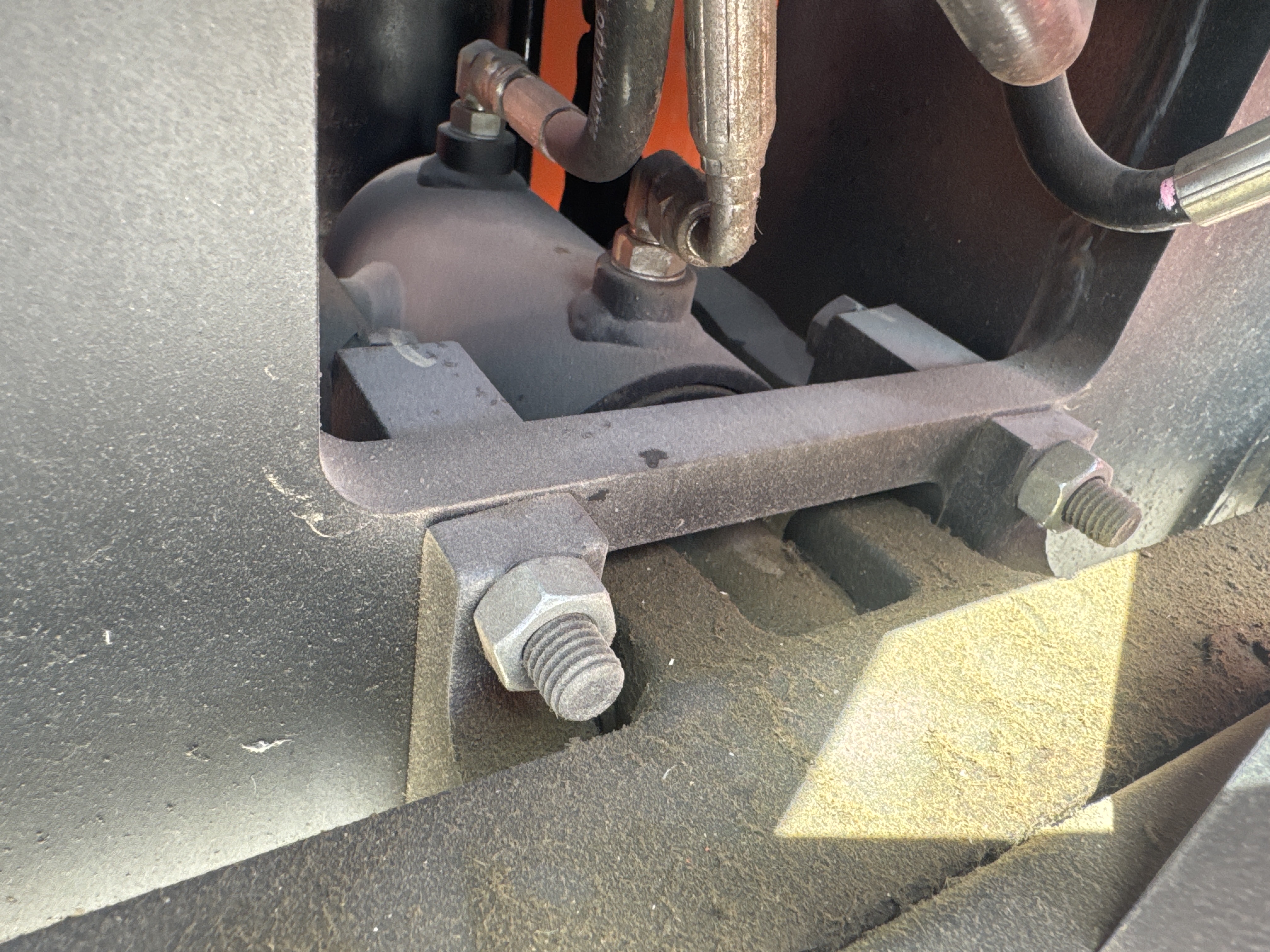 RTM-009-Toyota-9BRU23-Reach-trucks-inspection-Hydraulics-Hydraulic-pins-/-locks-1