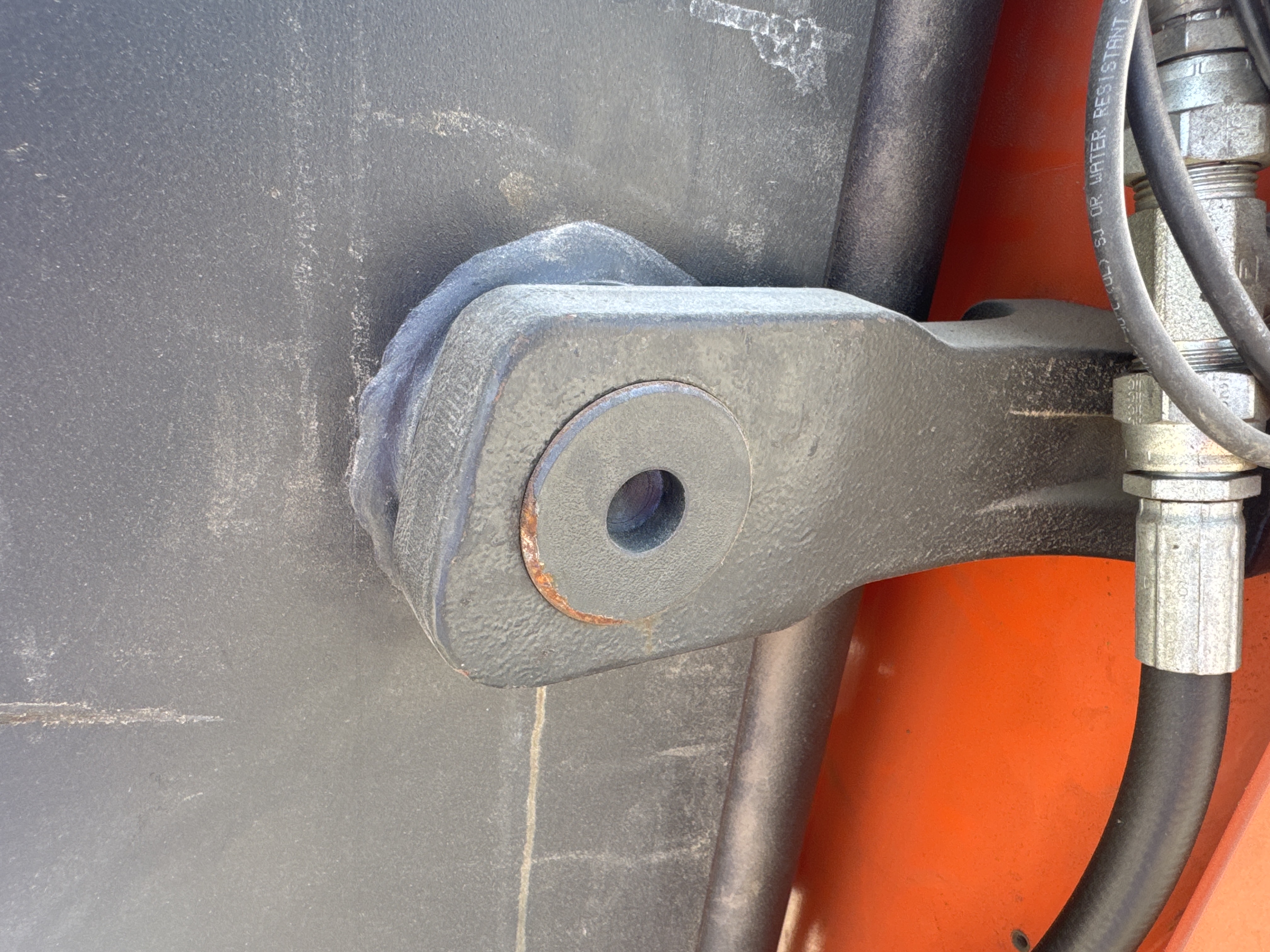 RTM-009-Toyota-9BRU23-Reach-trucks-inspection-Hydraulics-Hydraulic-pins-/-locks-1