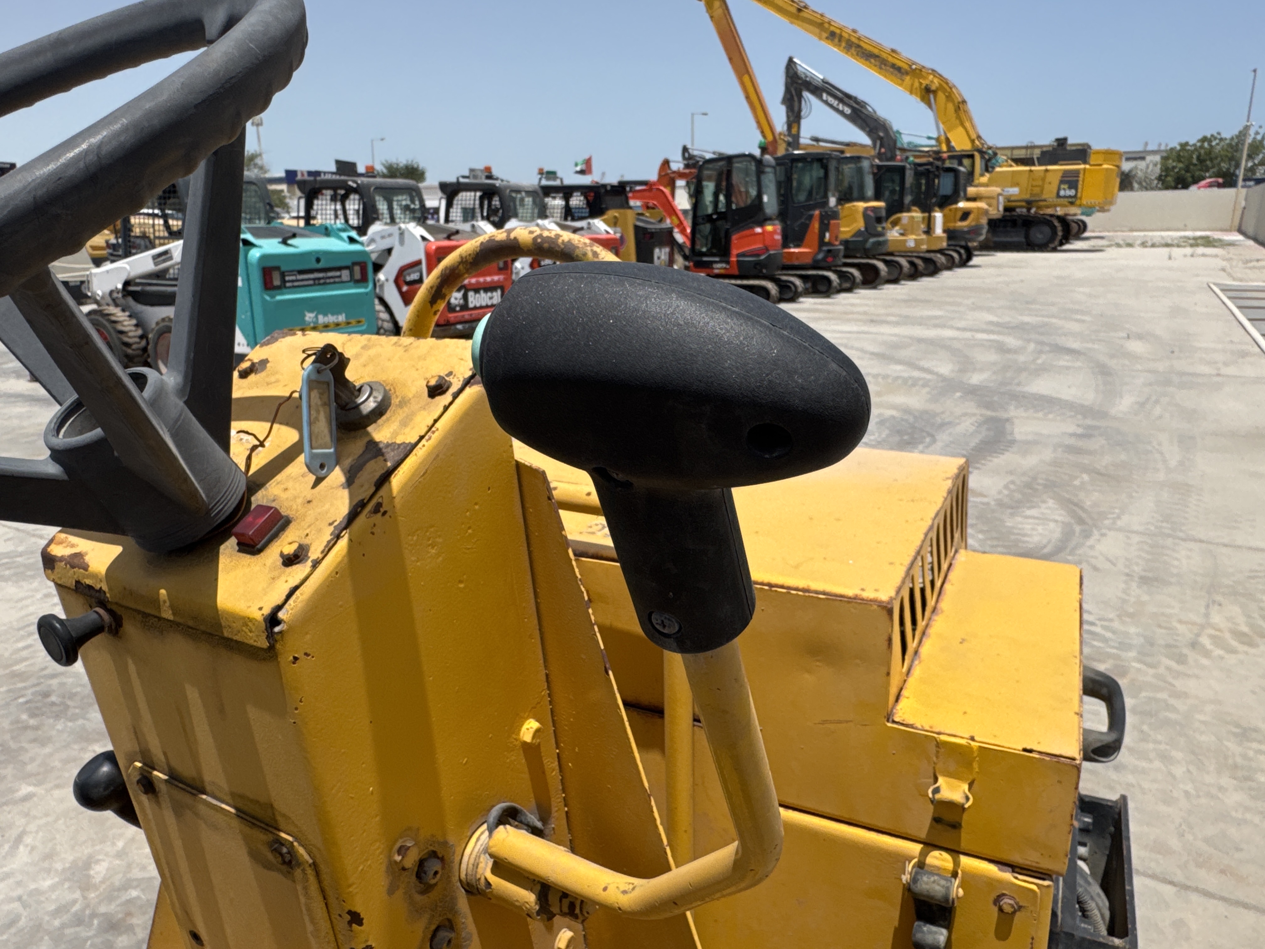 SRC-017-Sakai-CR270-Tandem-rollers-inspection-Cabin-Joysticks-1