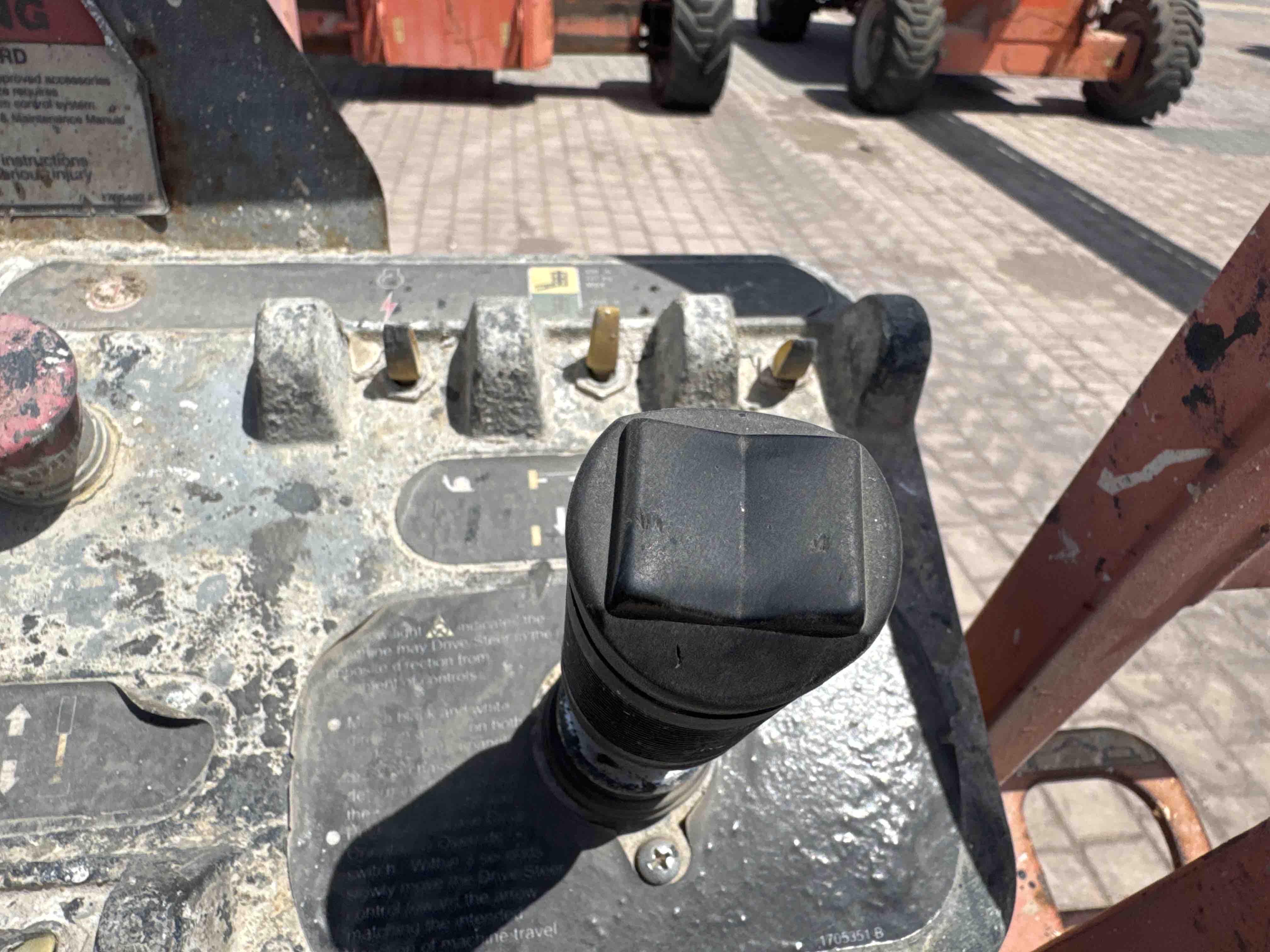 BLA-004-JLG-1200SJP-Boom-lifts-inspection-Cabin-Joysticks-1