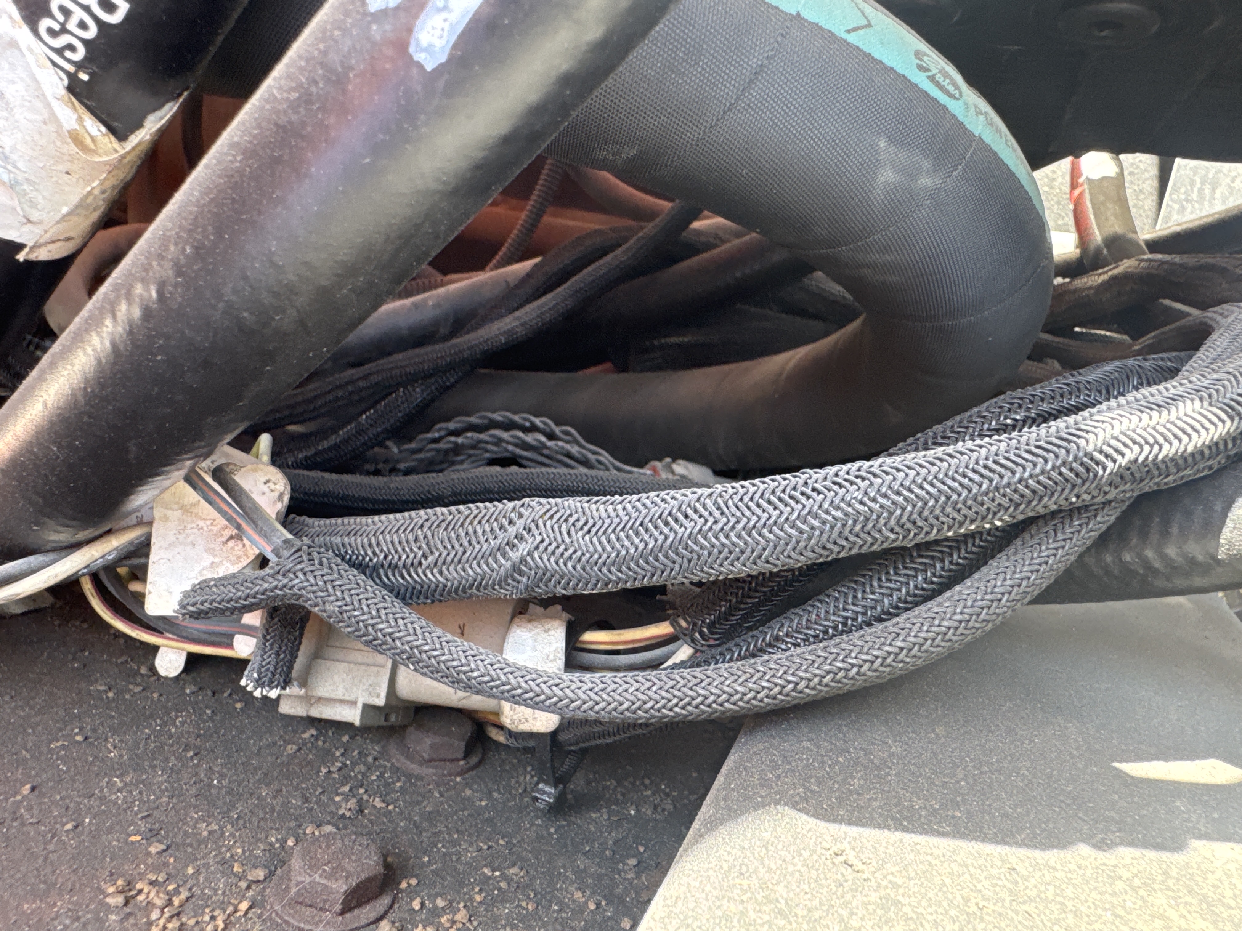 BLA-004-JLG-1200SJP-Boom-lifts-inspection-Electronic-Wires-1
