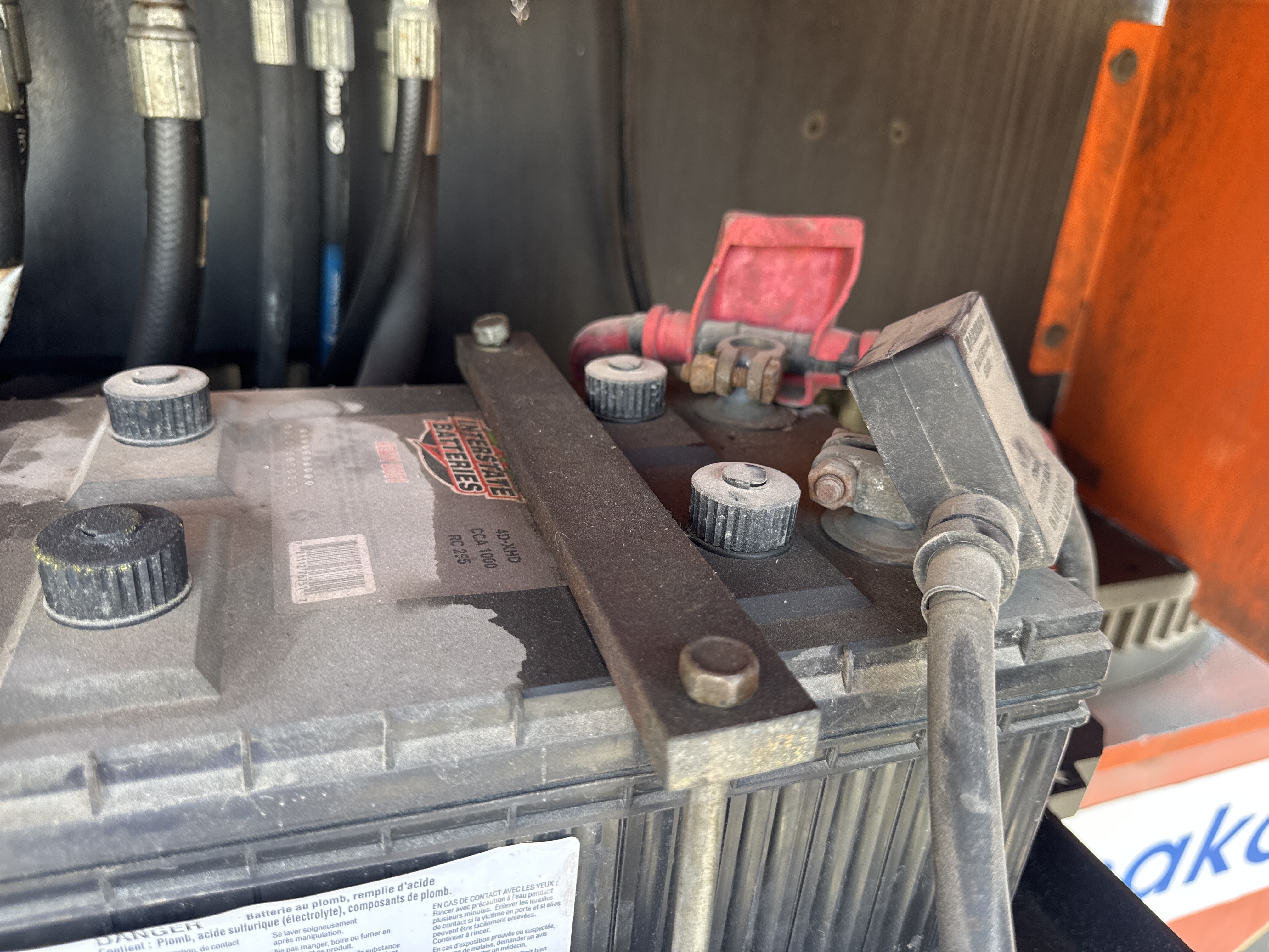 BLA-004-JLG-1200SJP-Boom-lifts-inspection-Electronic-Battery-1