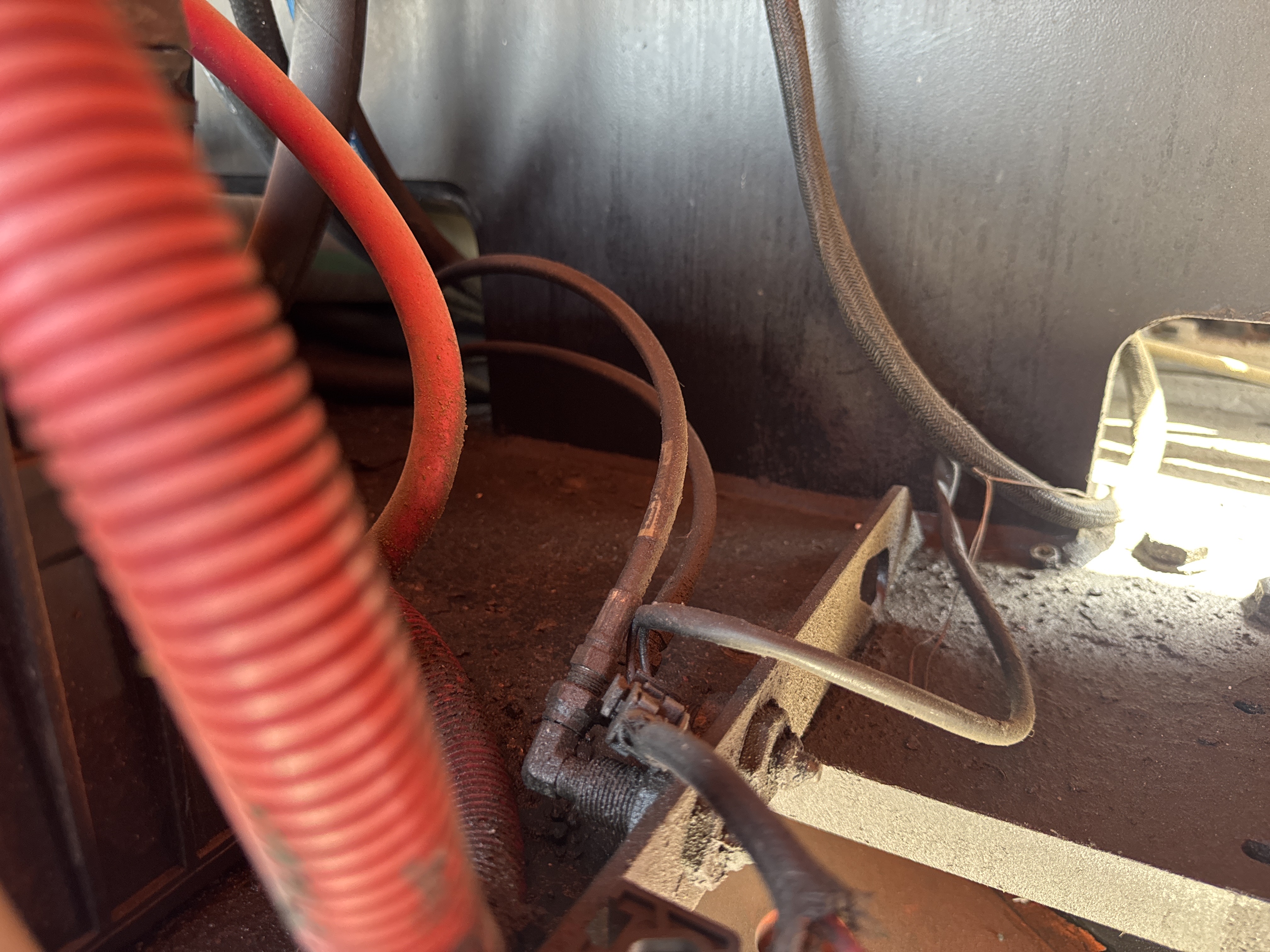 BLA-004-JLG-1200SJP-Boom-lifts-inspection-Hydraulics-Wiring-harness-1