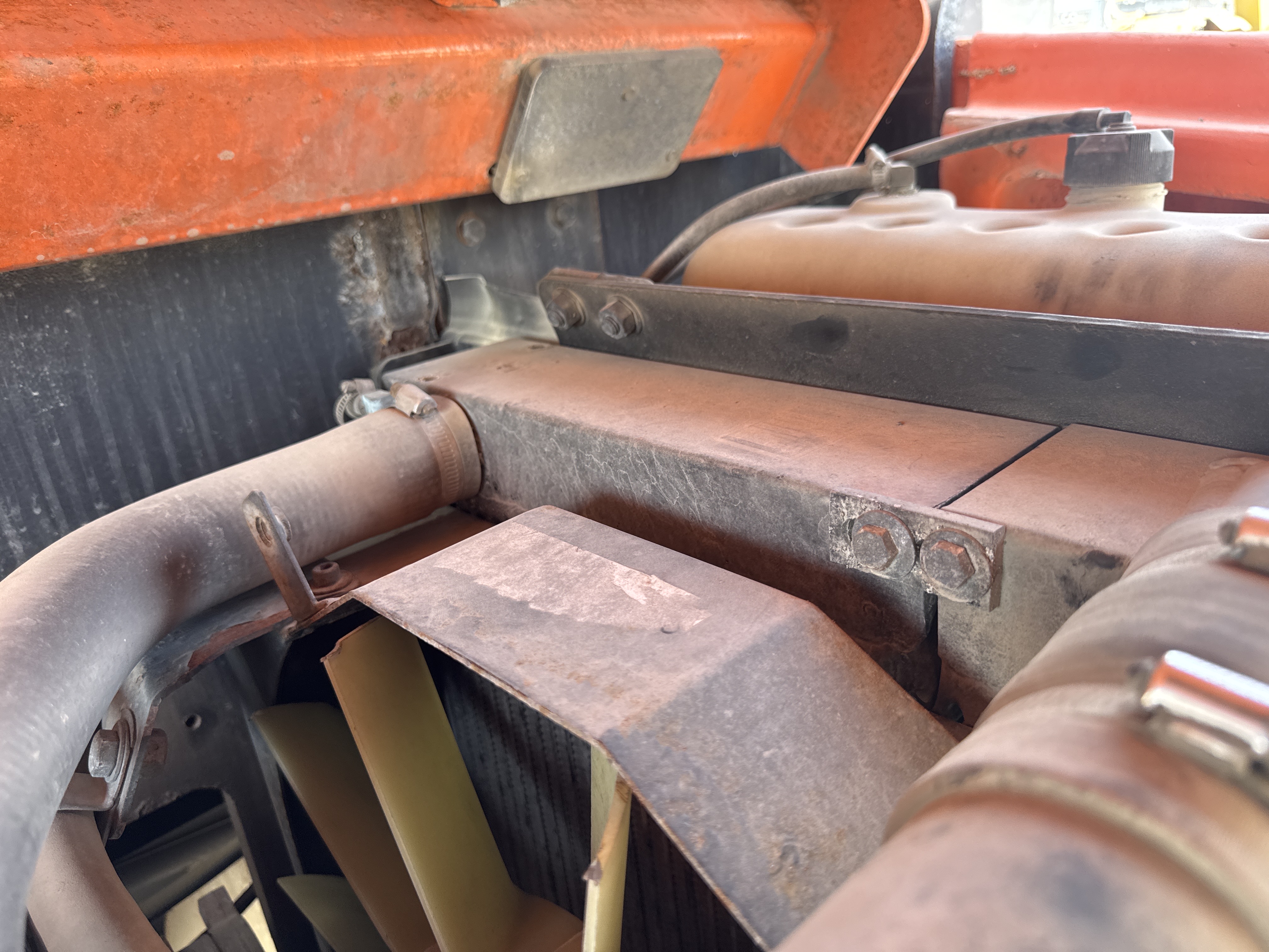 BLA-004-JLG-1200SJP-Boom-lifts-inspection-Engine-Radiator,-condenser,-intercooler,-hydraulic-cooler-1