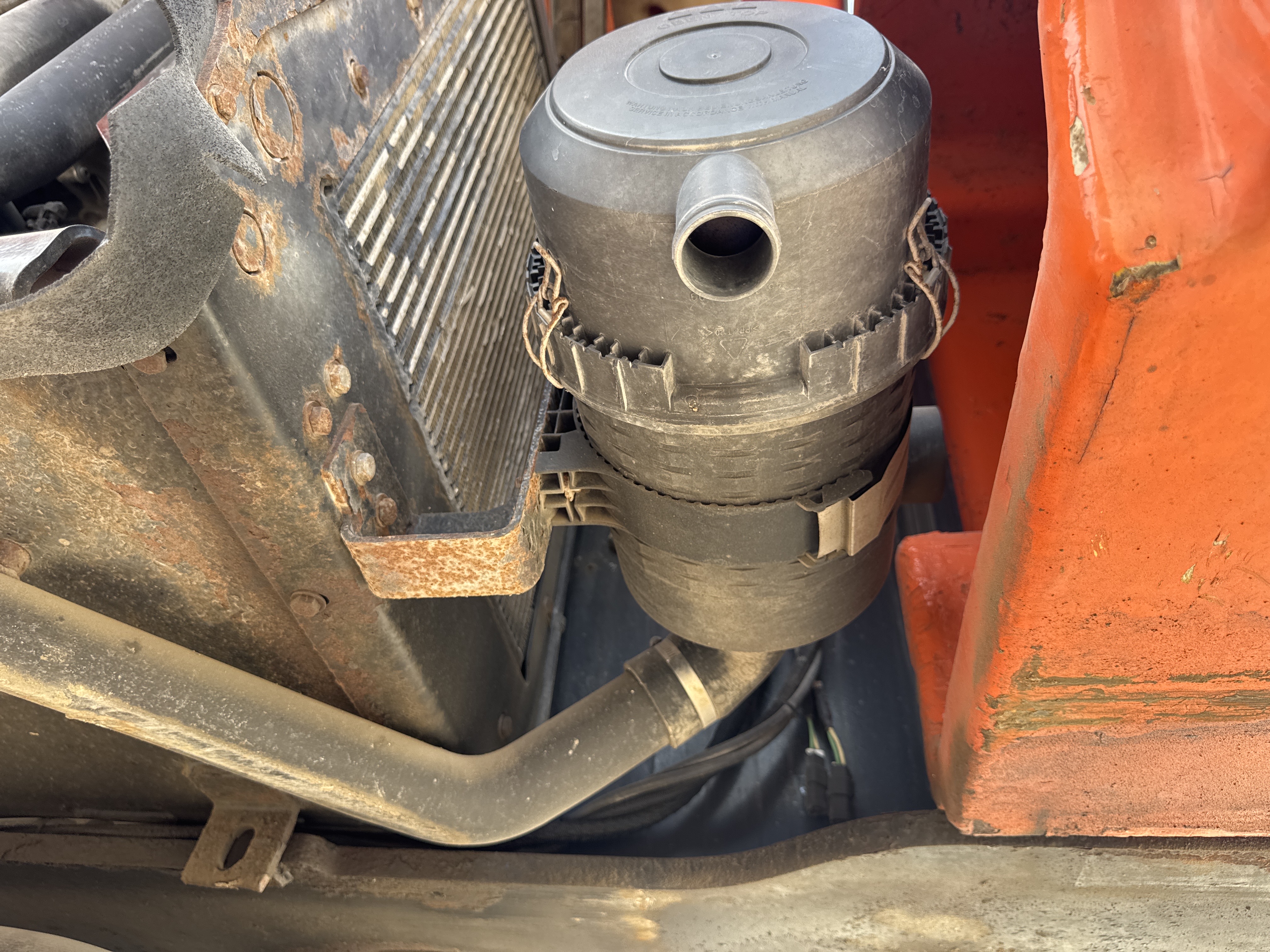 BLA-004-JLG-1200SJP-Boom-lifts-inspection-Engine-Air-intake-system-1