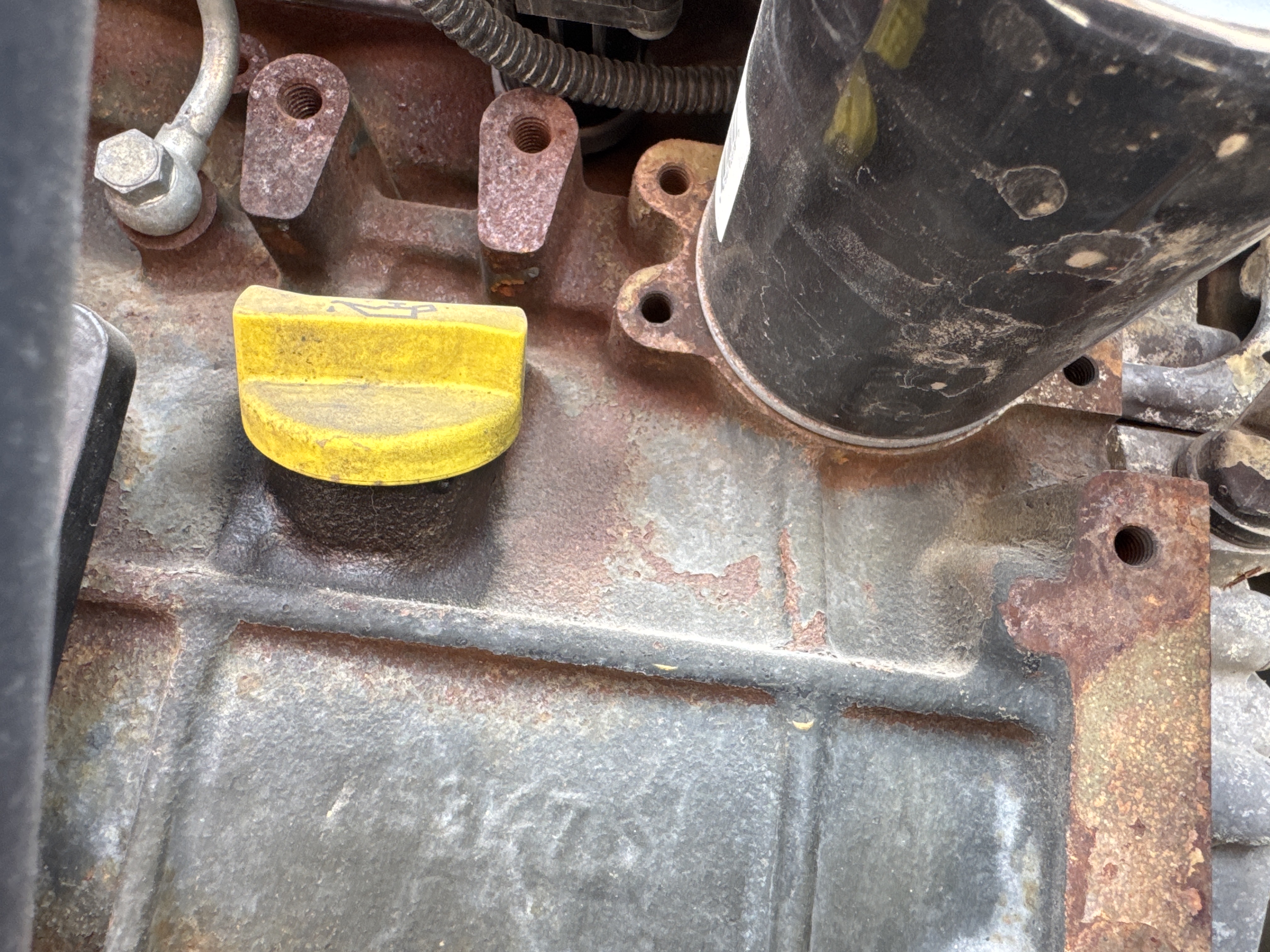 BLA-004-JLG-1200SJP-Boom-lifts-inspection-Engine-Engine-oil-leaks-1