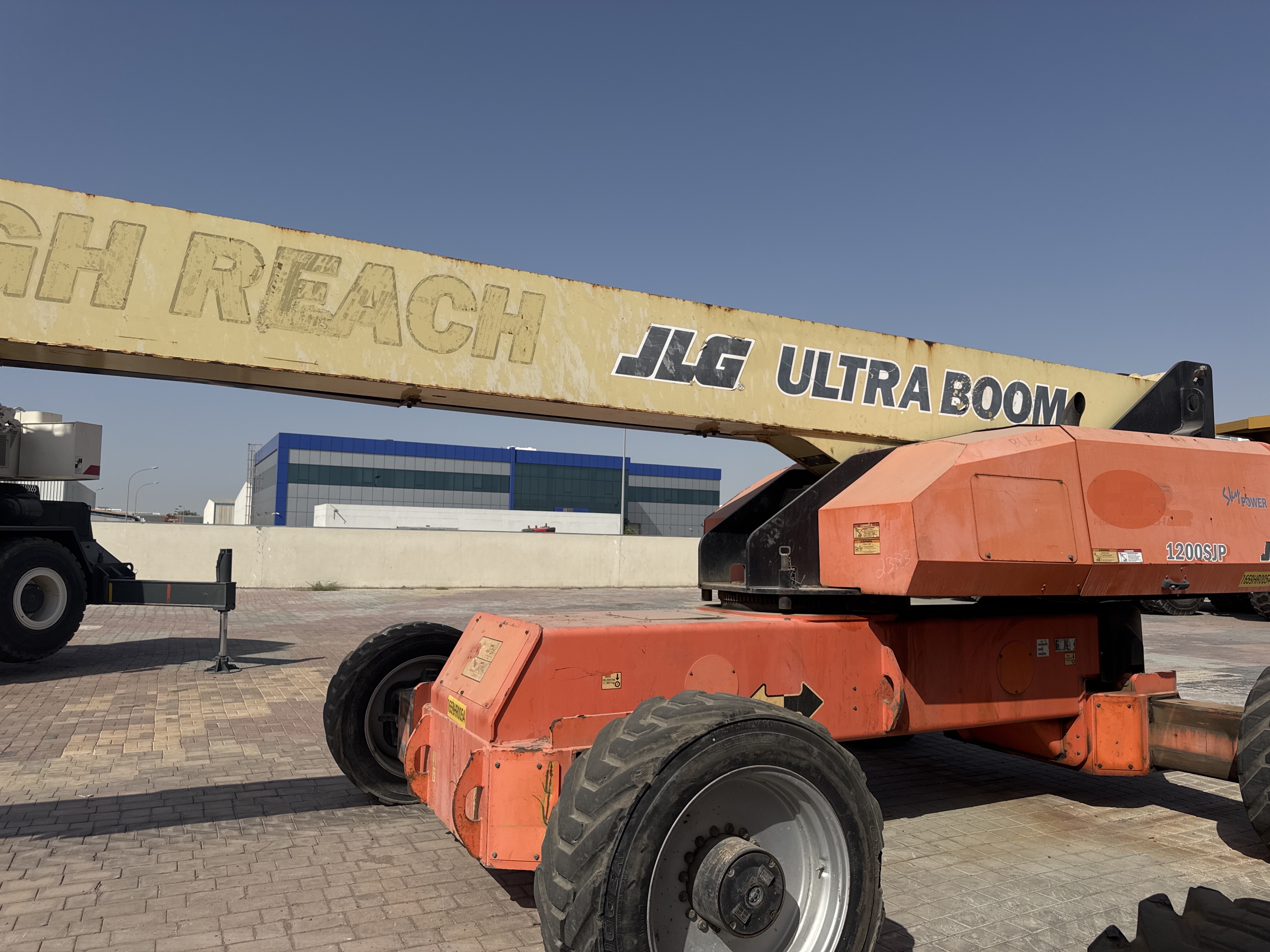 BLA-004-JLG-1200SJP-Boom-lifts-inspection-Structure-Paint-1
