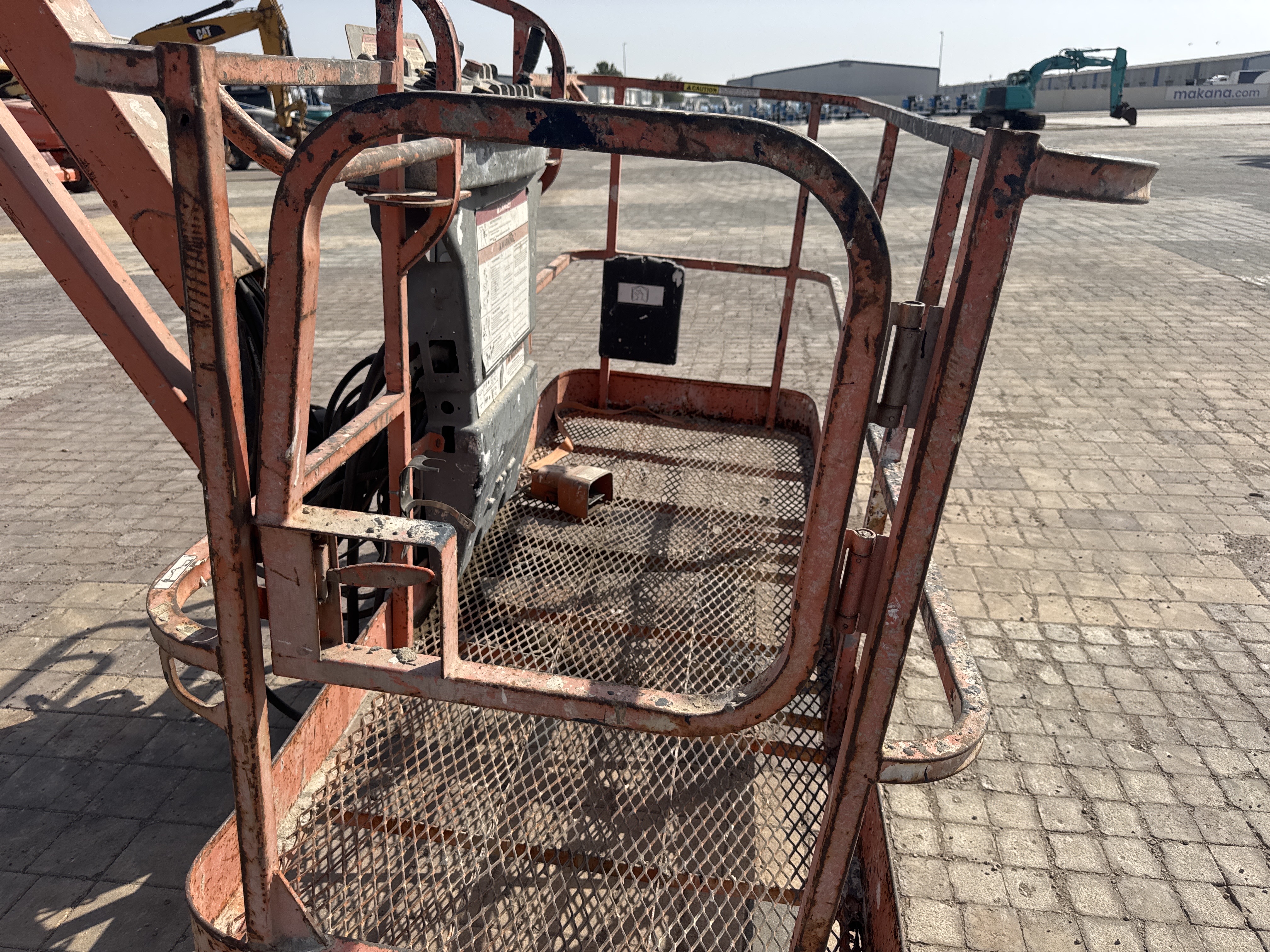 BLA-004-JLG-1200SJP-Boom-lifts-inspection-Structure-Handrails-1