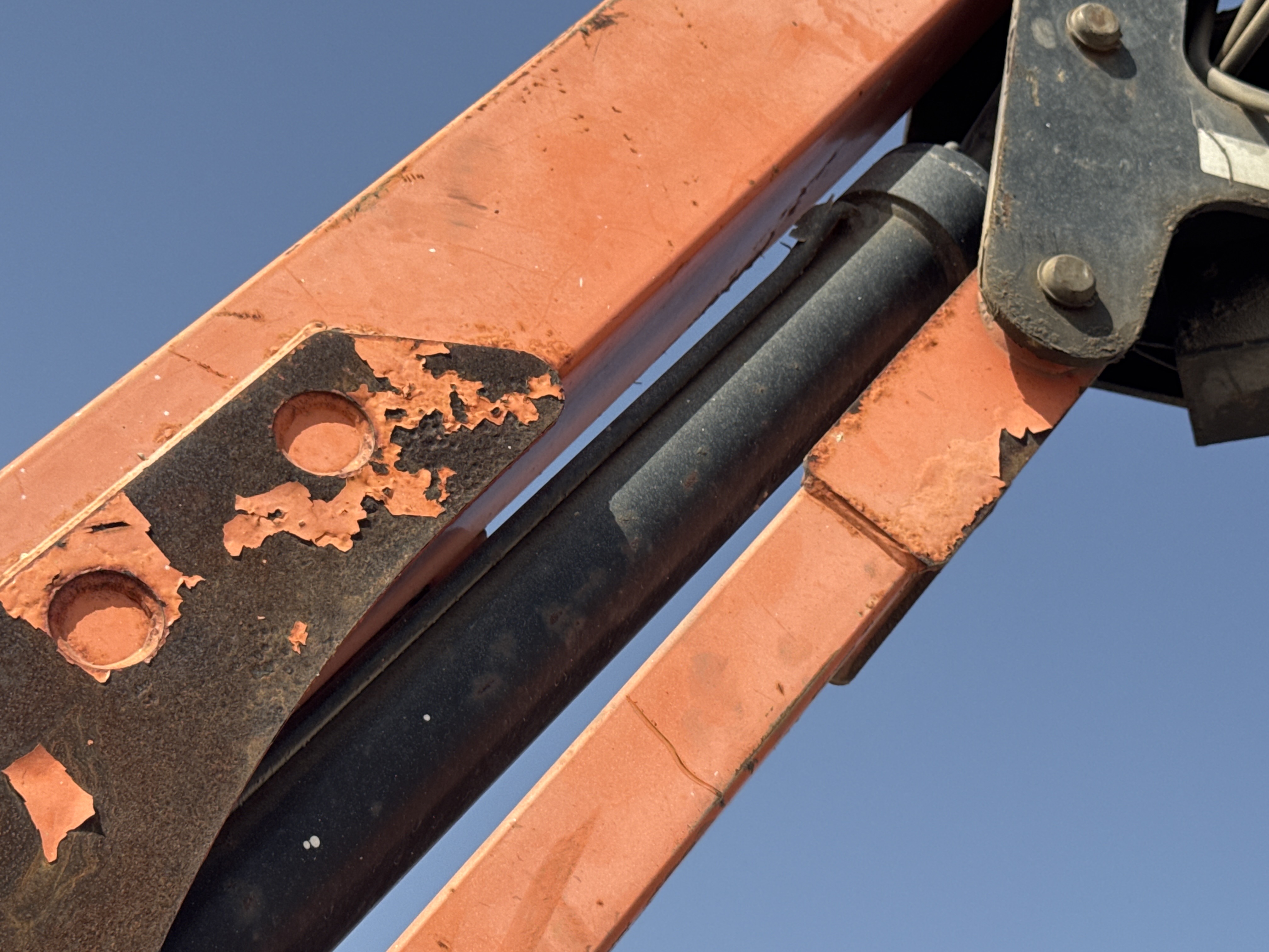 BLA-004-JLG-1200SJP-Boom-lifts-inspection-Chassis-Articulated-boom-jib-cylinder-1