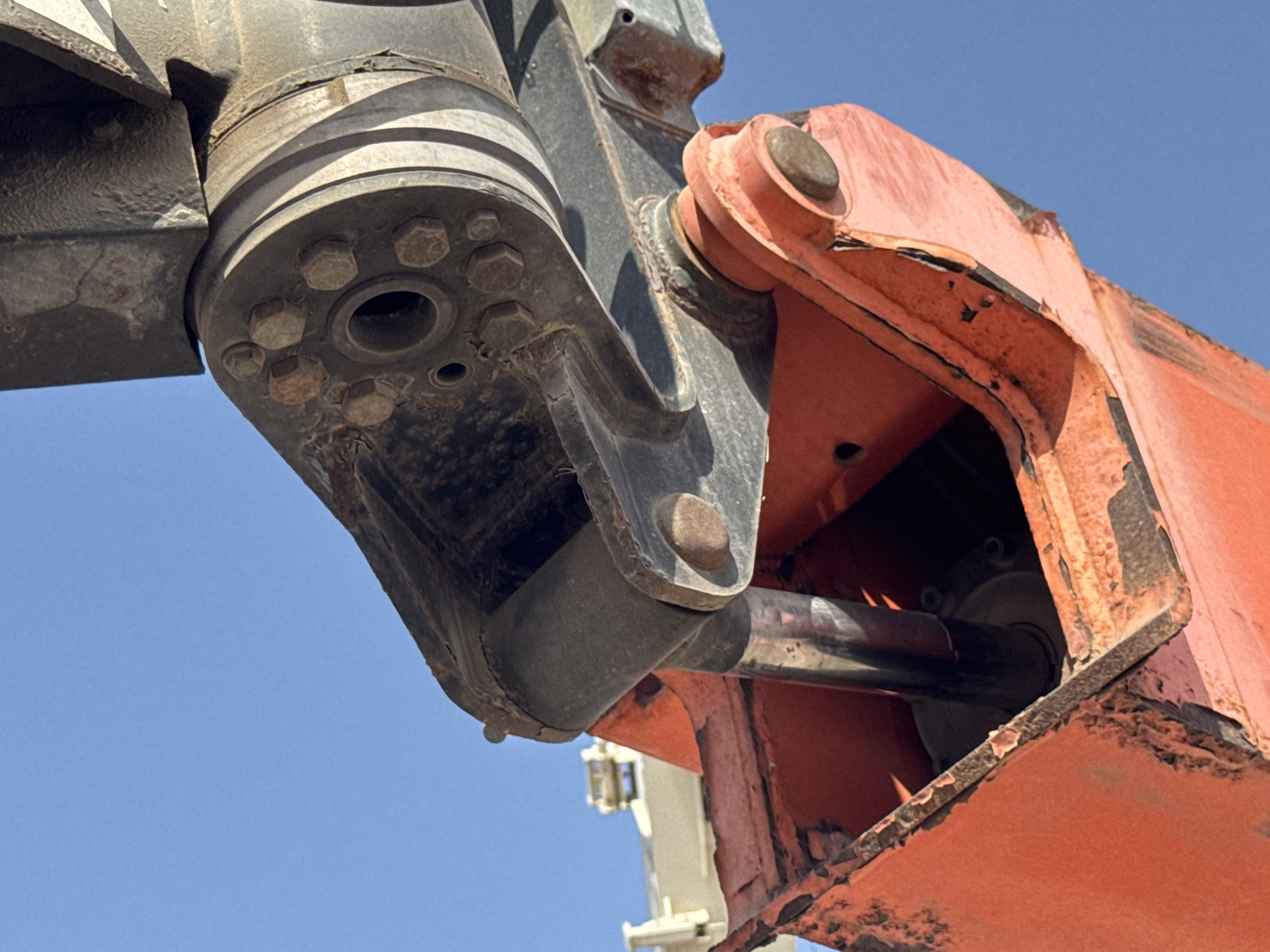 BLA-004-JLG-1200SJP-Boom-lifts-inspection-Chassis-Articulated-boom-jib-cylinder-1