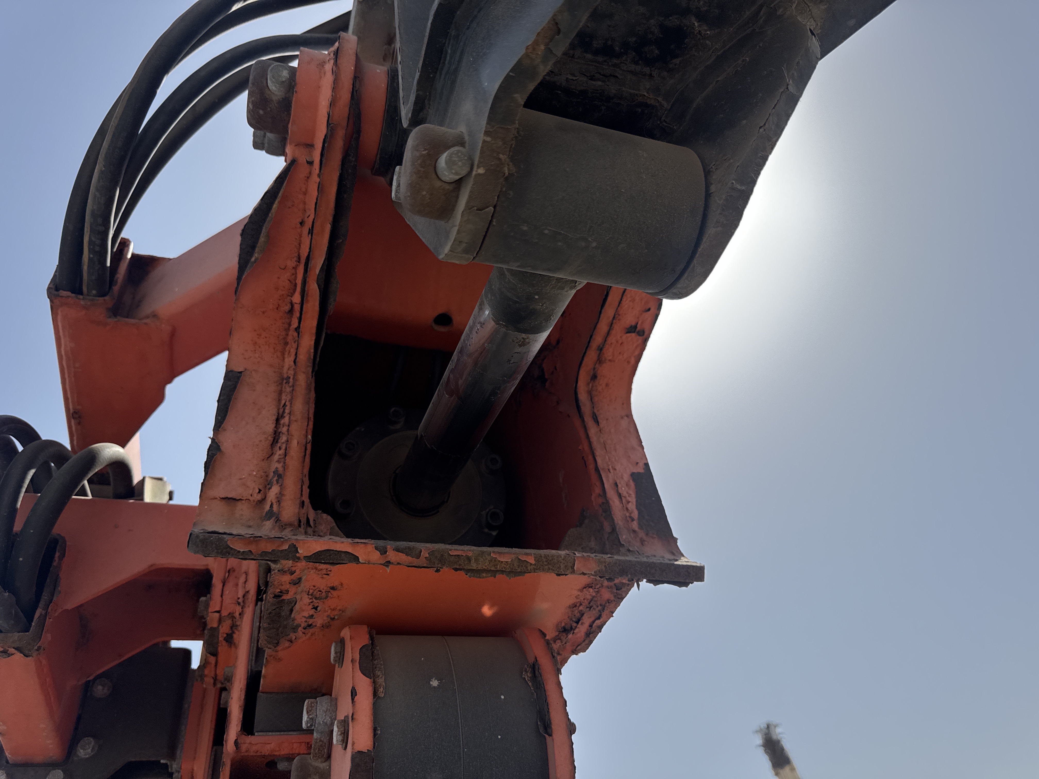 BLA-004-JLG-1200SJP-Boom-lifts-inspection-Chassis-Boom-extension-cylinder-1