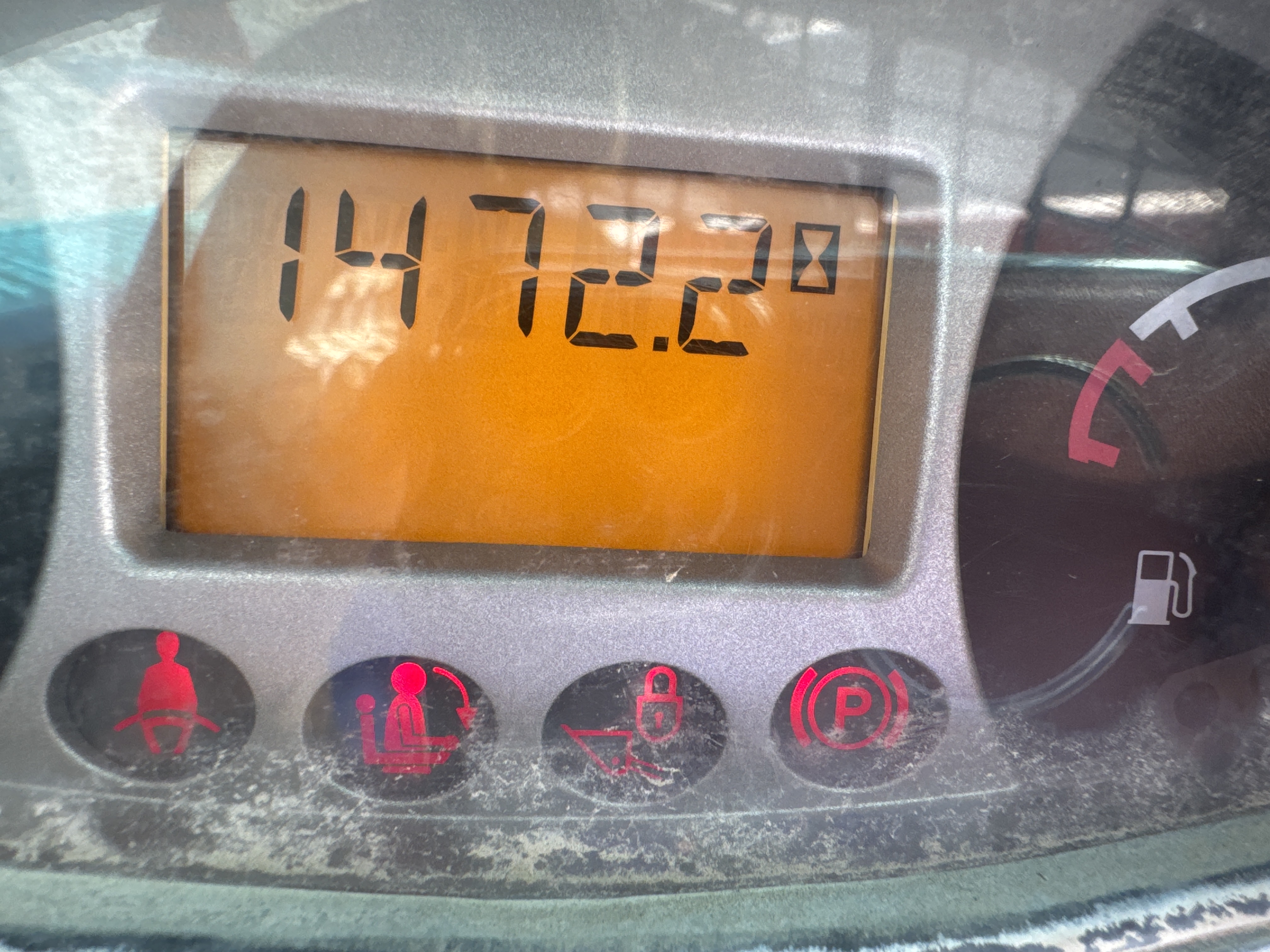 SSL-020-Bobcat-S510-Skid-steer-loaders-inspection-Cabin-Instrument-cluster-1