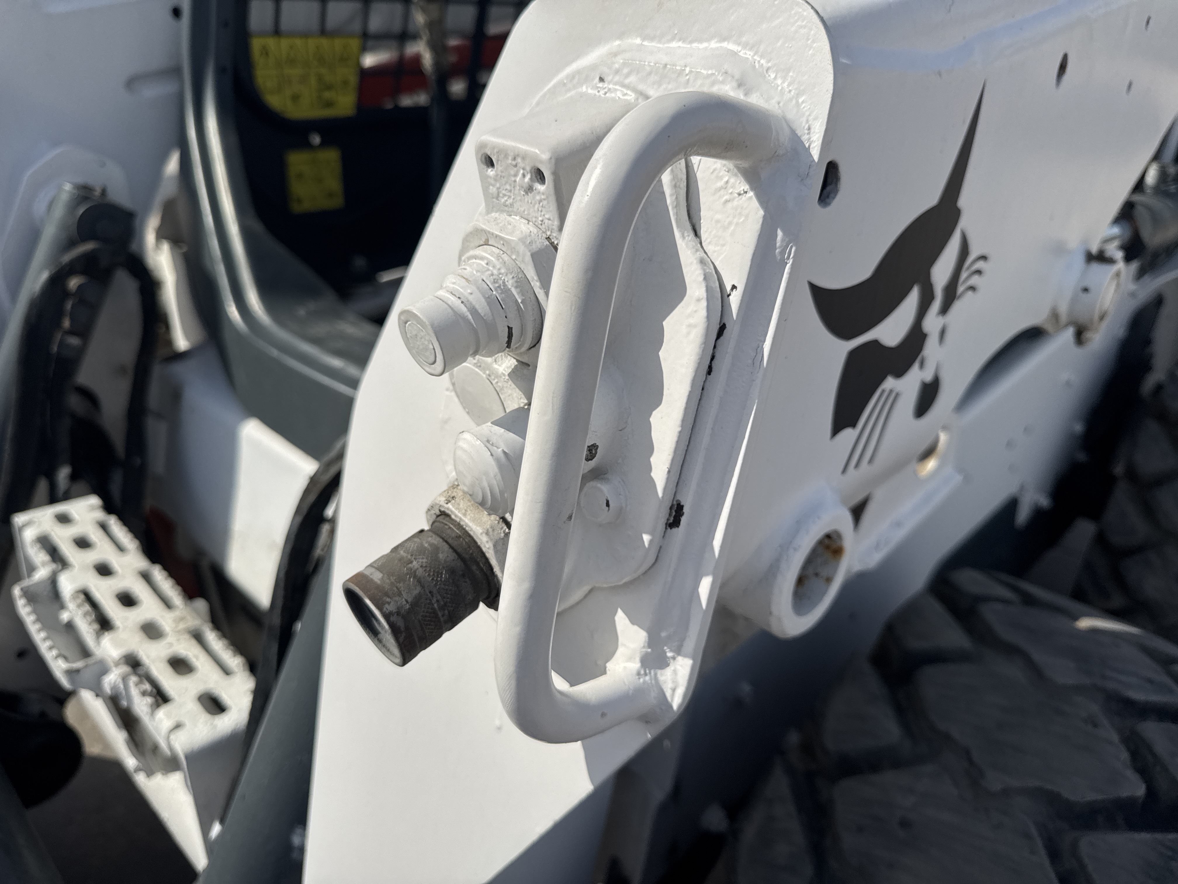 SSL-020-Bobcat-S510-Skid-steer-loaders-inspection-Structure-Handrails-1