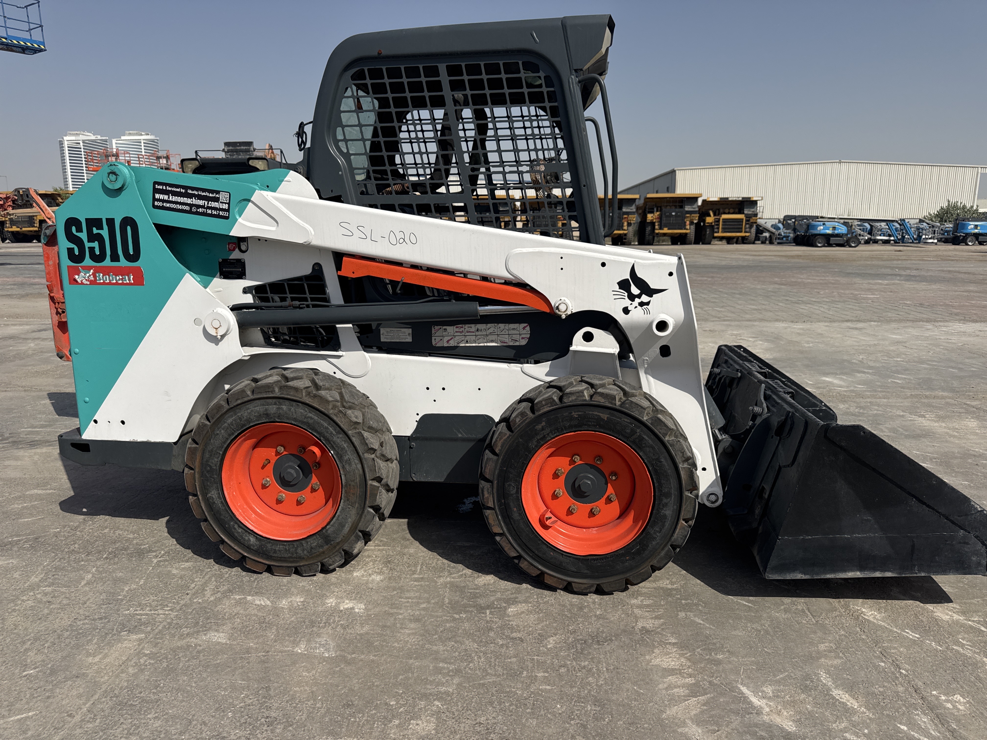 SSL-020-Bobcat-S510-Skid-steer-loaders-inspection-Structure-Paint-1