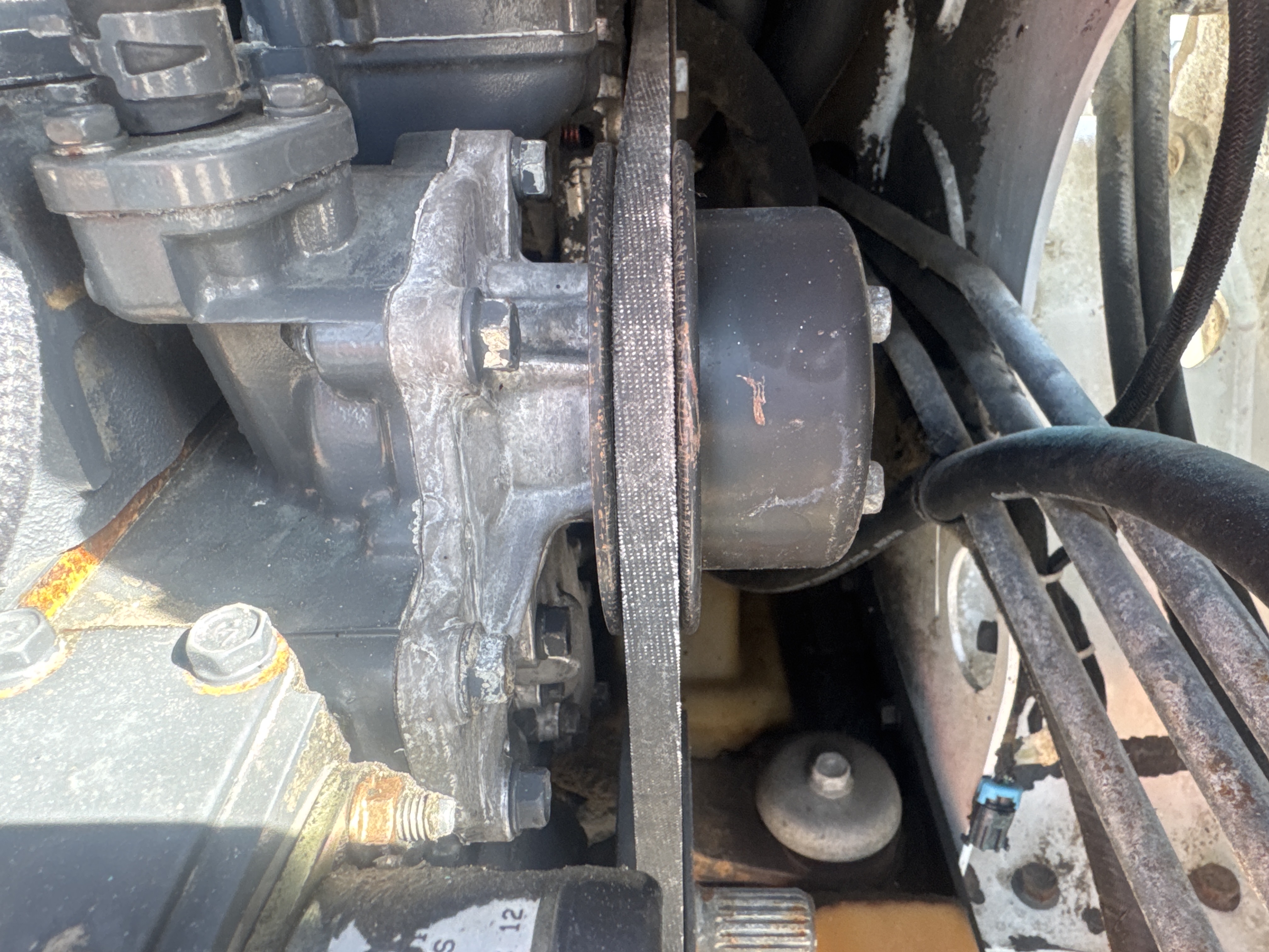 SSL-020-Bobcat-S510-Skid-steer-loaders-inspection-Engine-Belt-1