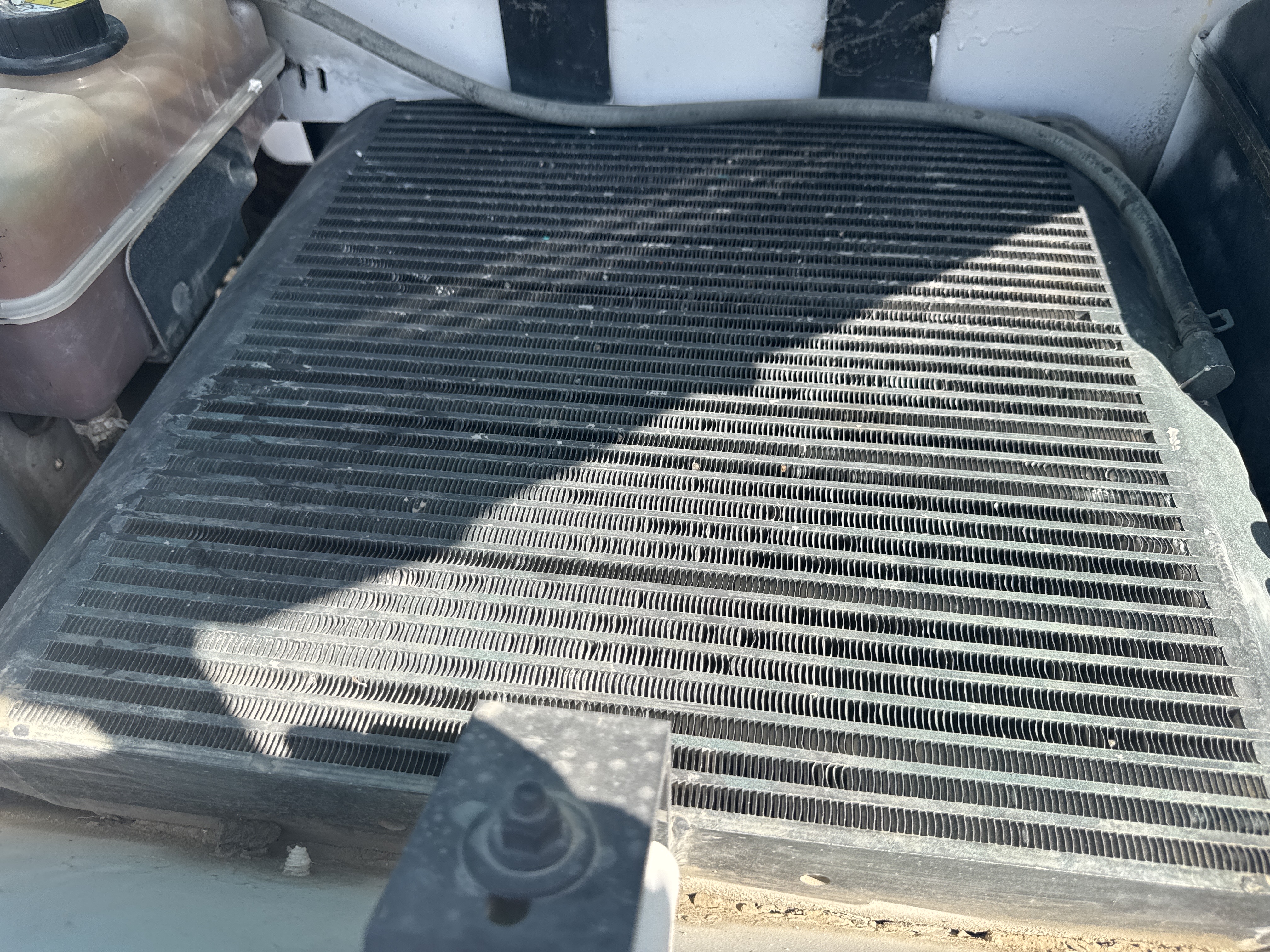 SSL-020-Bobcat-S510-Skid-steer-loaders-inspection-Engine-Radiator,-oil-cooler-and-air-cooler-1