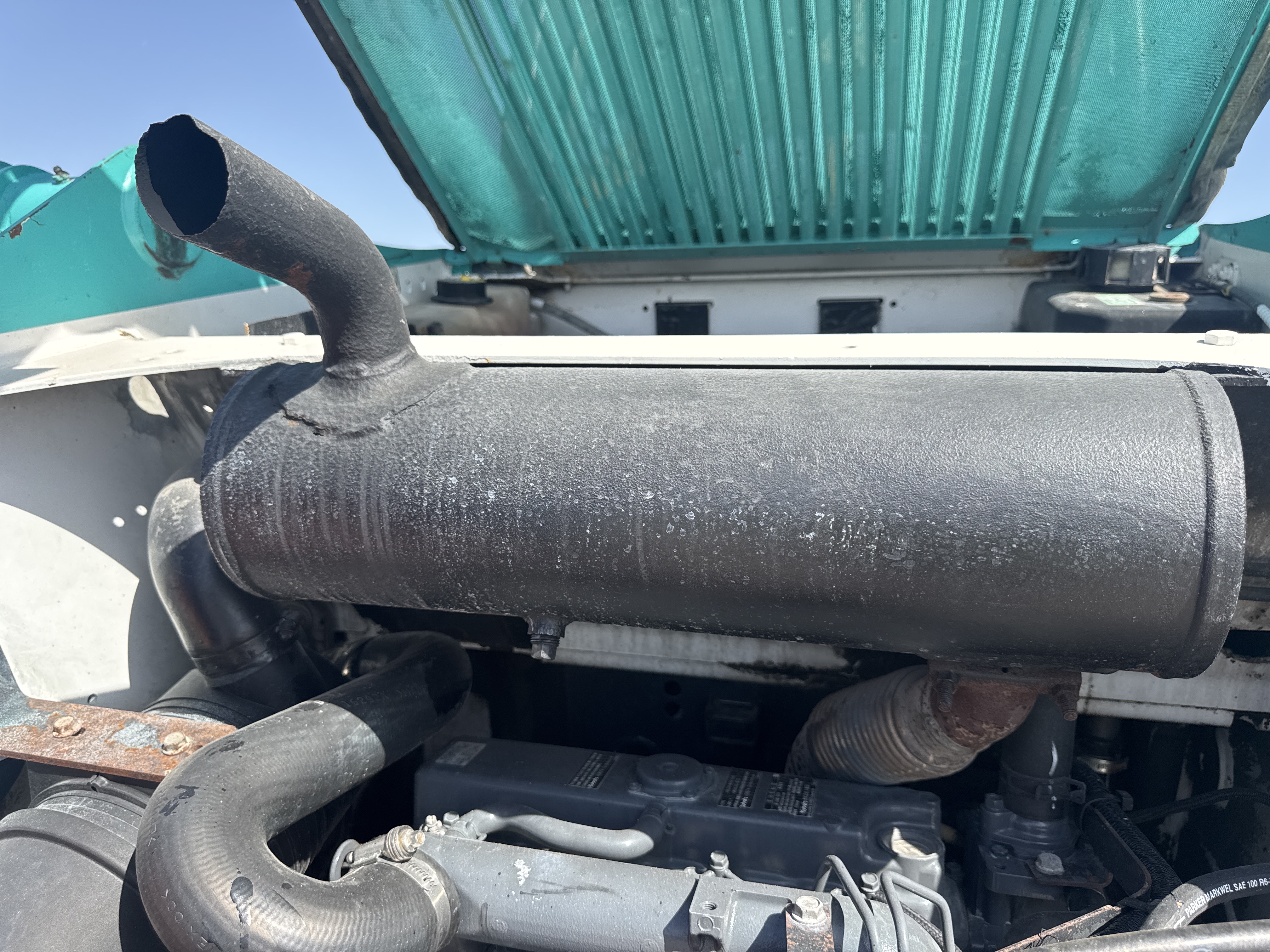 SSL-020-Bobcat-S510-Skid-steer-loaders-inspection-Engine-Exhaust-system-1