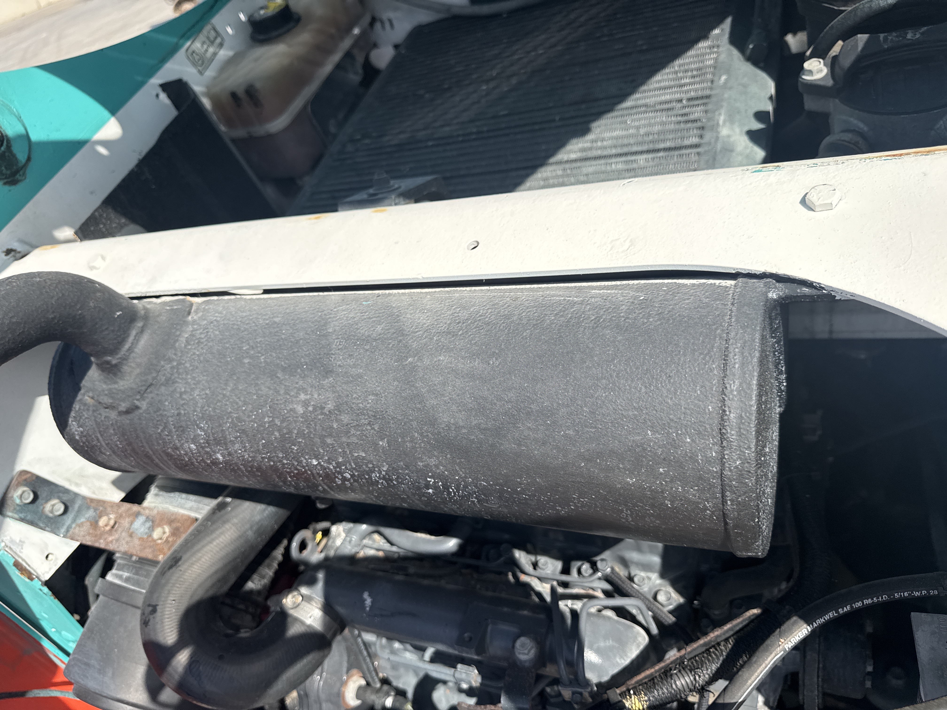 SSL-020-Bobcat-S510-Skid-steer-loaders-inspection-Engine-Exhaust-system-1