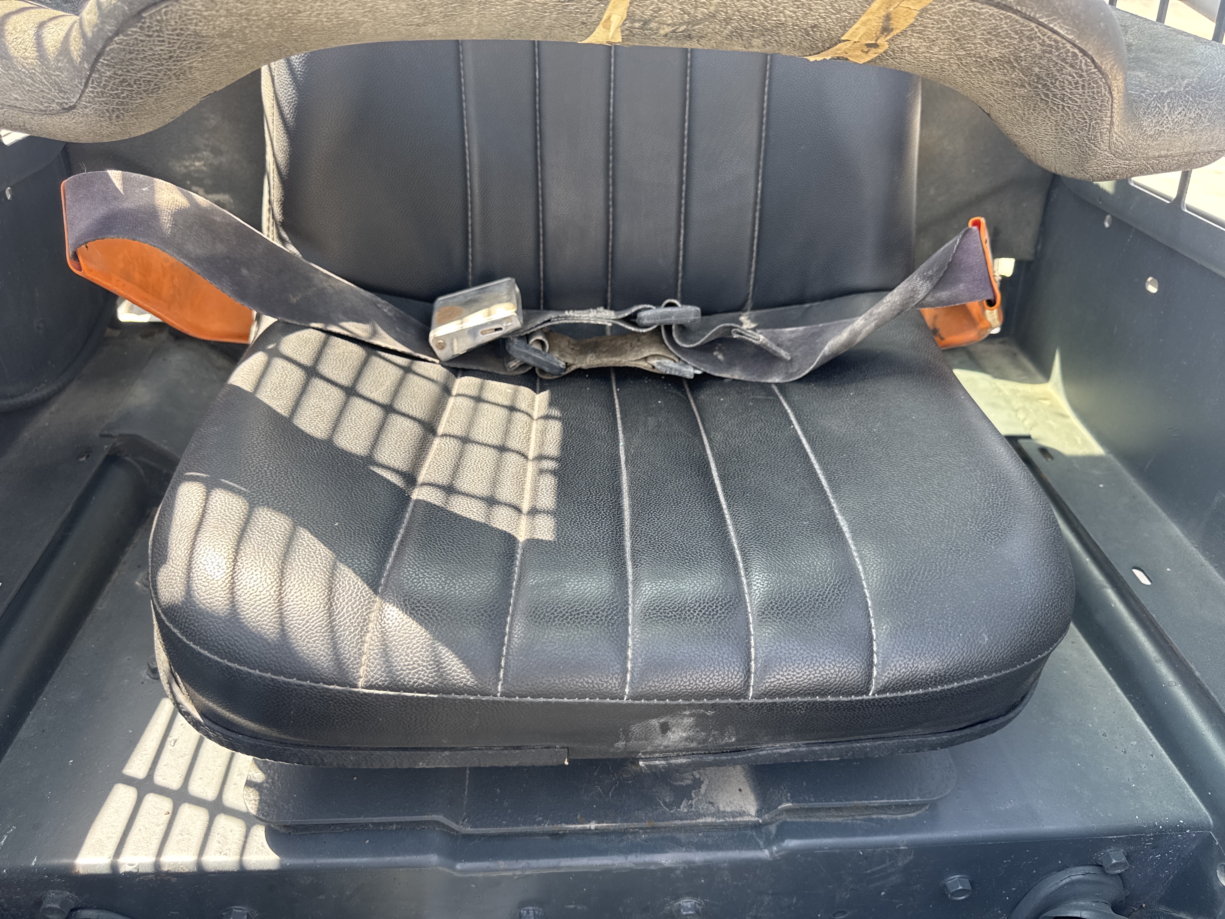 SSL-020-Bobcat-S510-Skid-steer-loaders-inspection-Safety-Seat-belts-1
