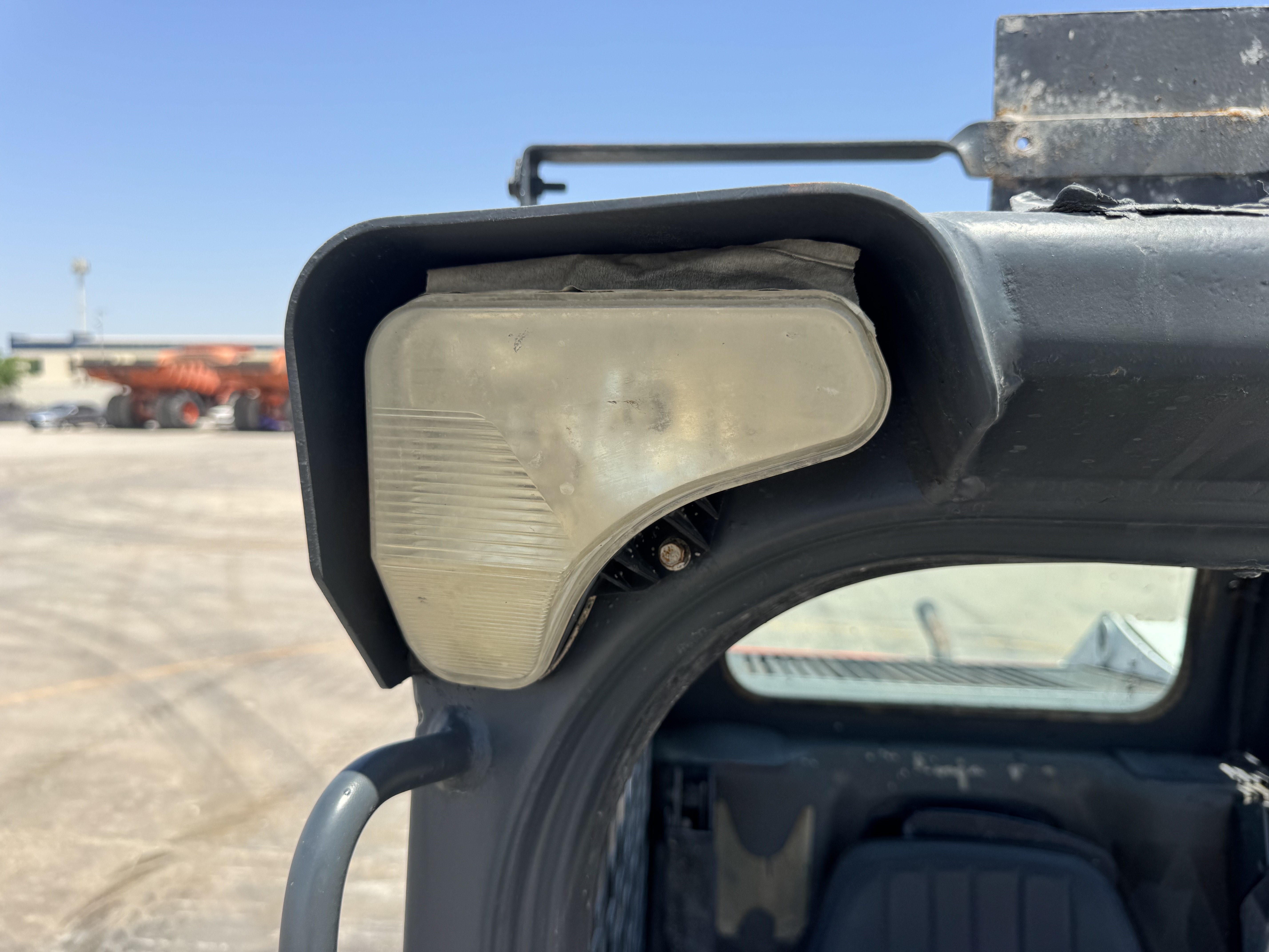 SSL-021-Bobcat-S510-Skid-steer-loaders-inspection-Electronics-Lights-and-signals-1