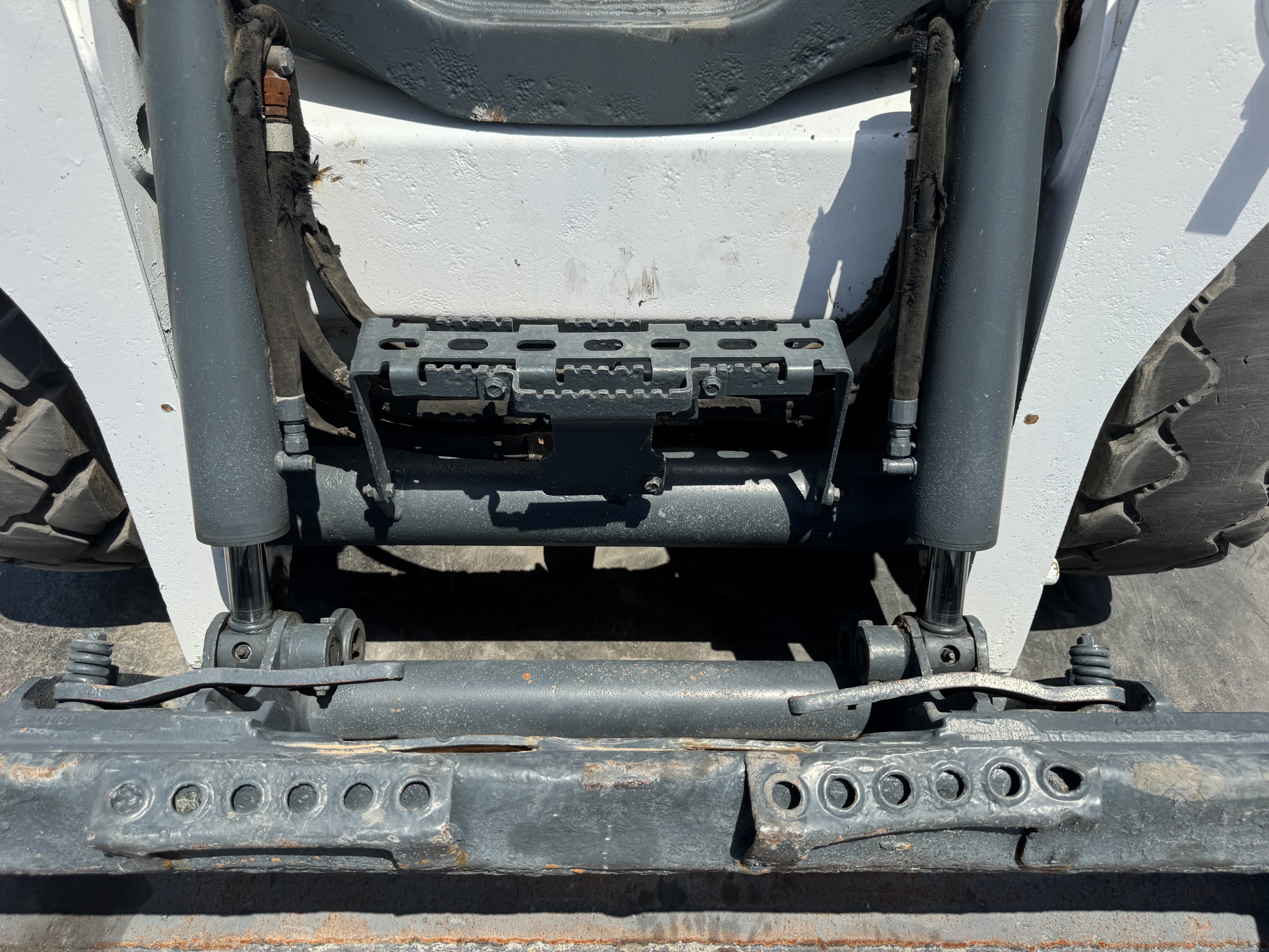 SSL-021-Bobcat-S510-Skid-steer-loaders-inspection-Structure-Steps/ladders-1
