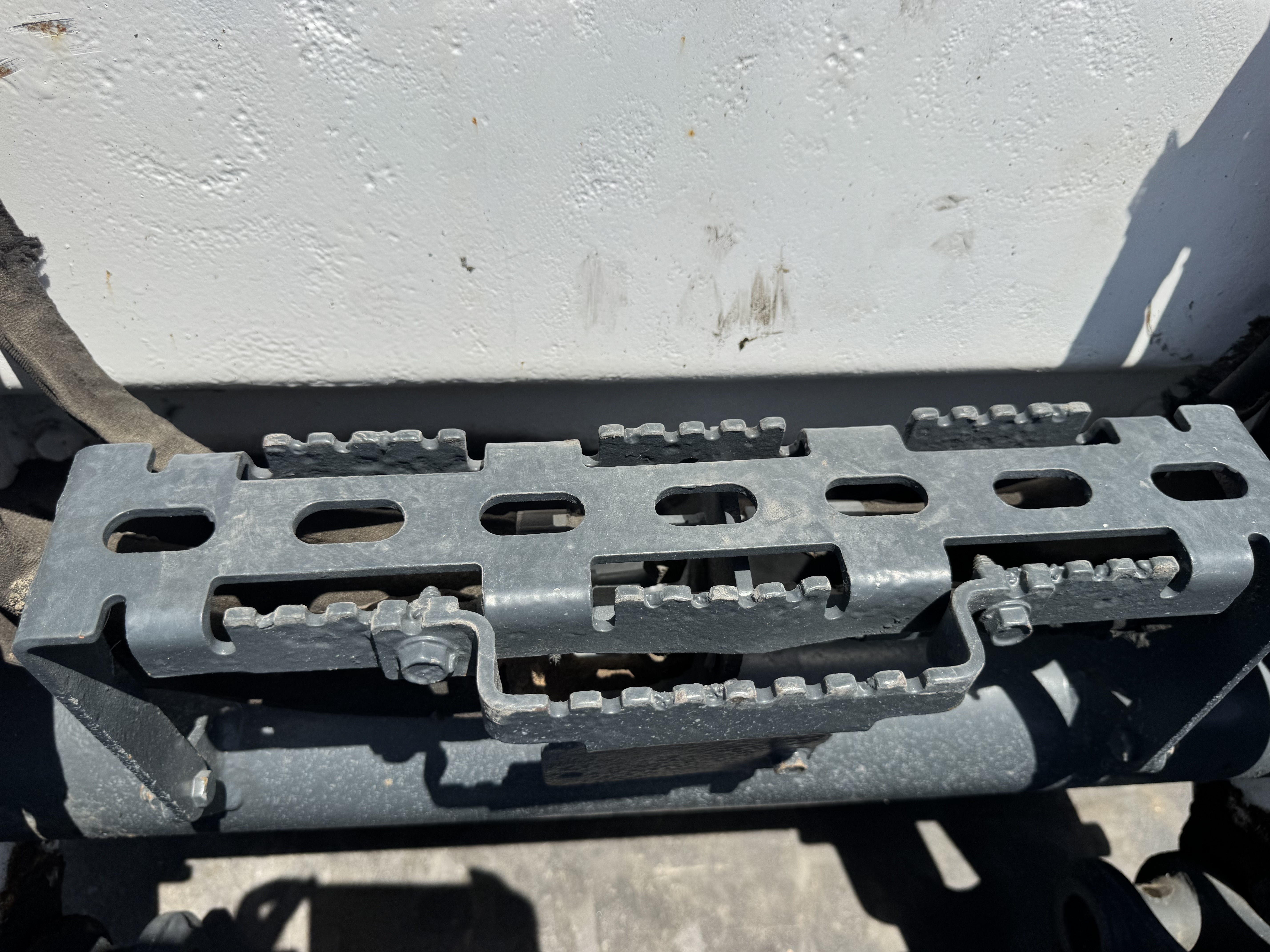 SSL-021-Bobcat-S510-Skid-steer-loaders-inspection-Structure-Steps/ladders-1