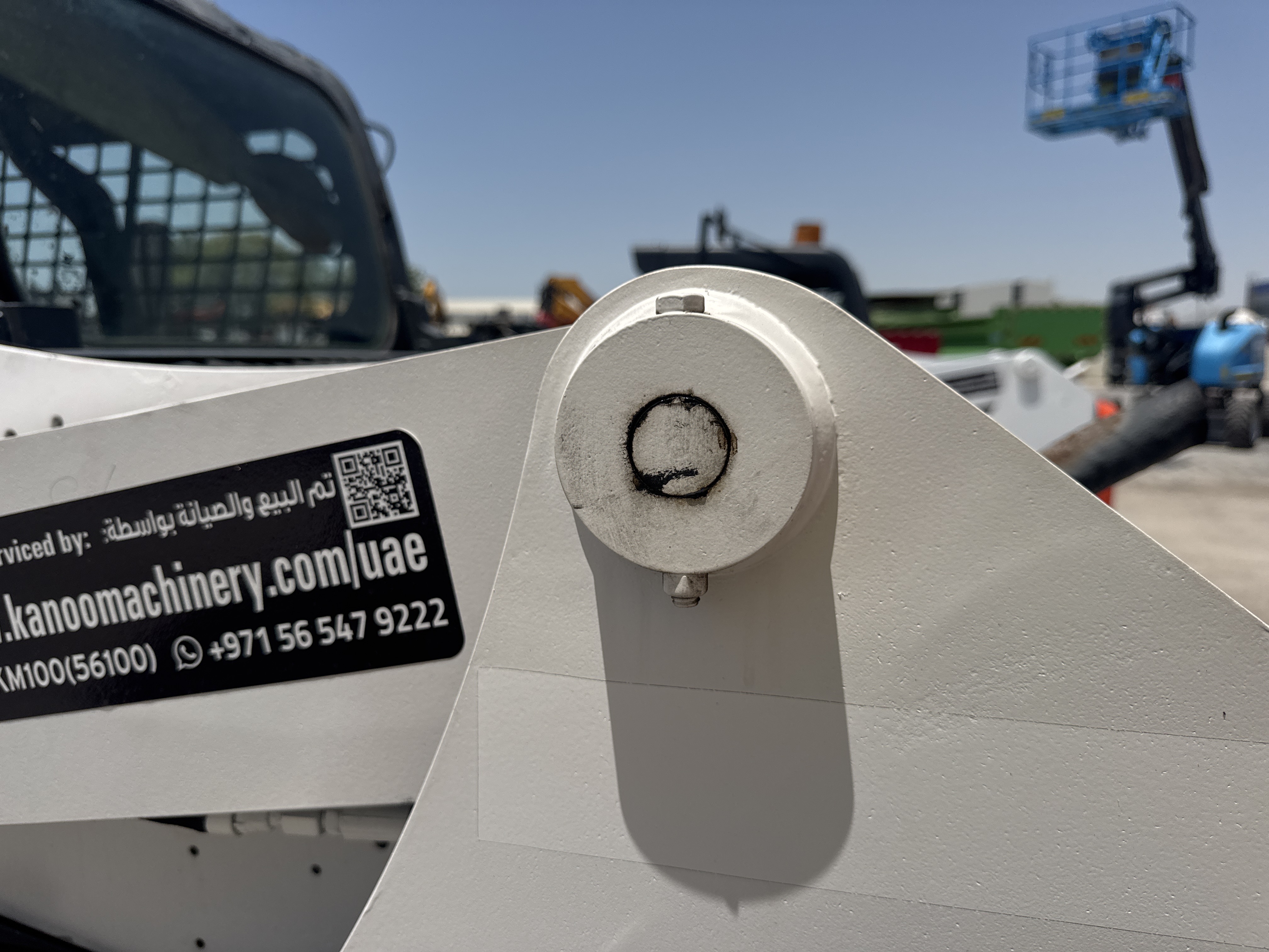 SSL-021-Bobcat-S510-Skid-steer-loaders-inspection-Chassis-Lift-arm-base-pin-and-bushings-1