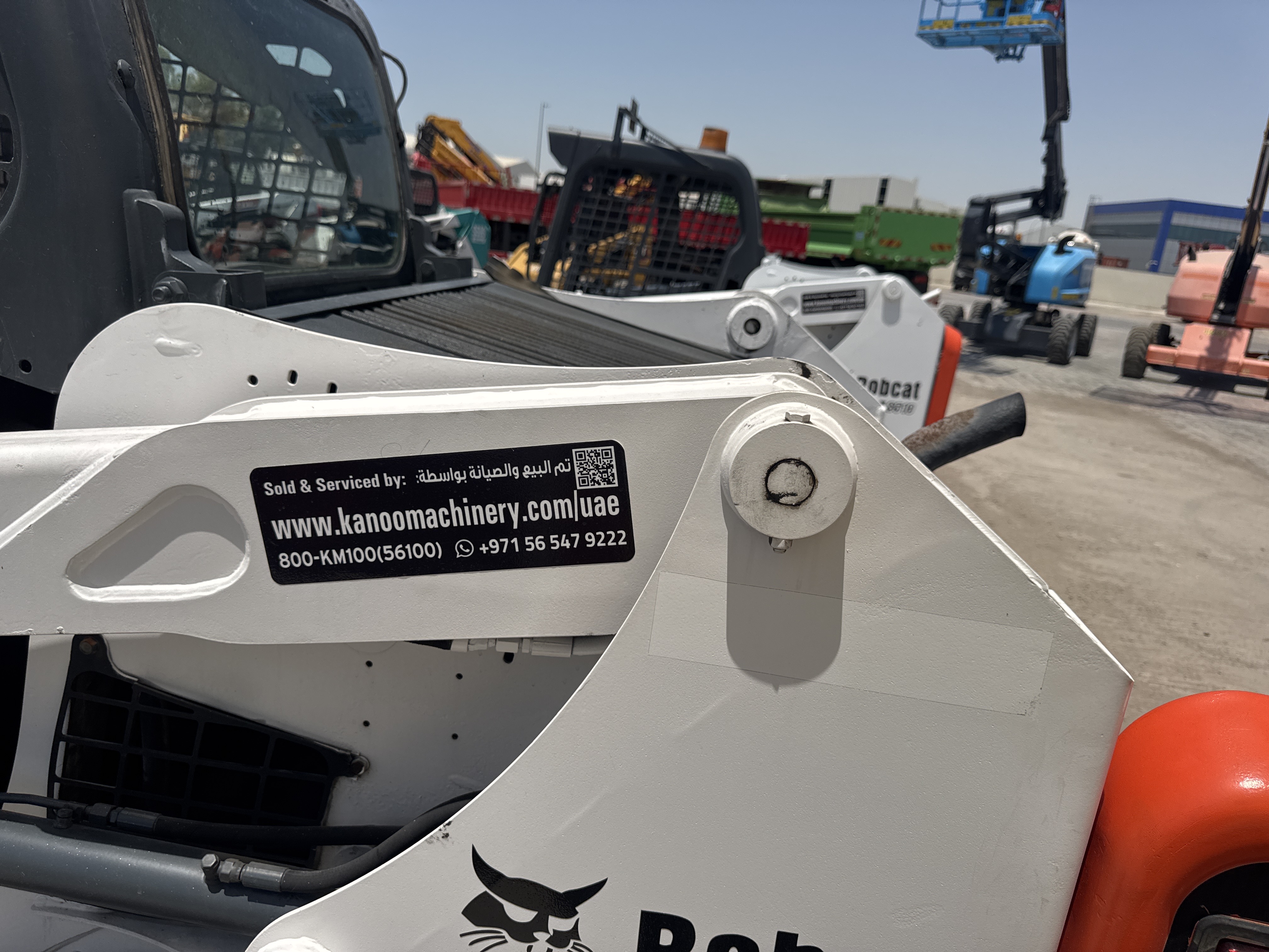 SSL-021-Bobcat-S510-Skid-steer-loaders-inspection-Chassis-Lift-arm-base-pin-and-bushings-1