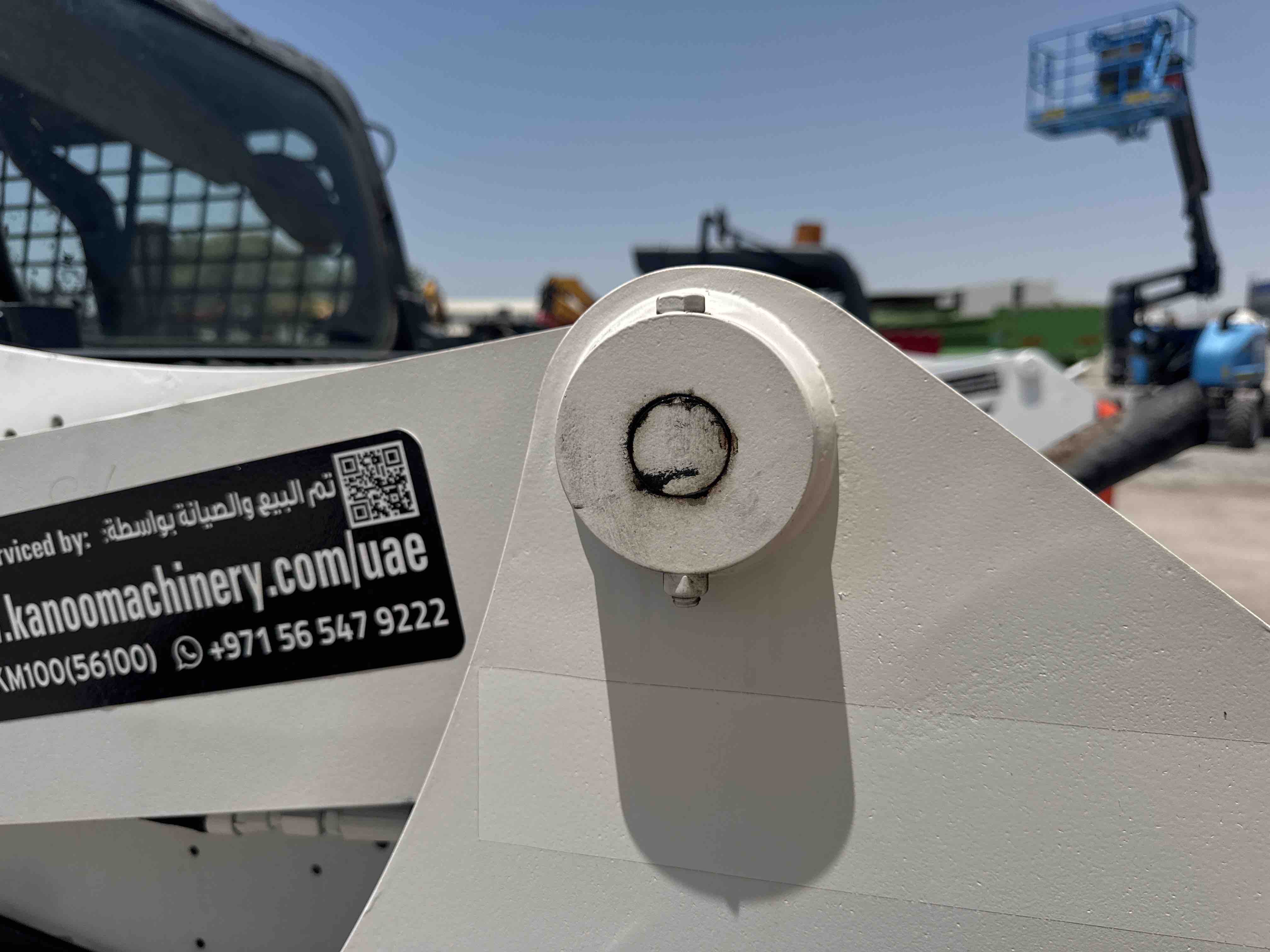 SSL-021-Bobcat-S510-Skid-steer-loaders-inspection-Chassis-Lift-arm-base-pin-and-bushings-1