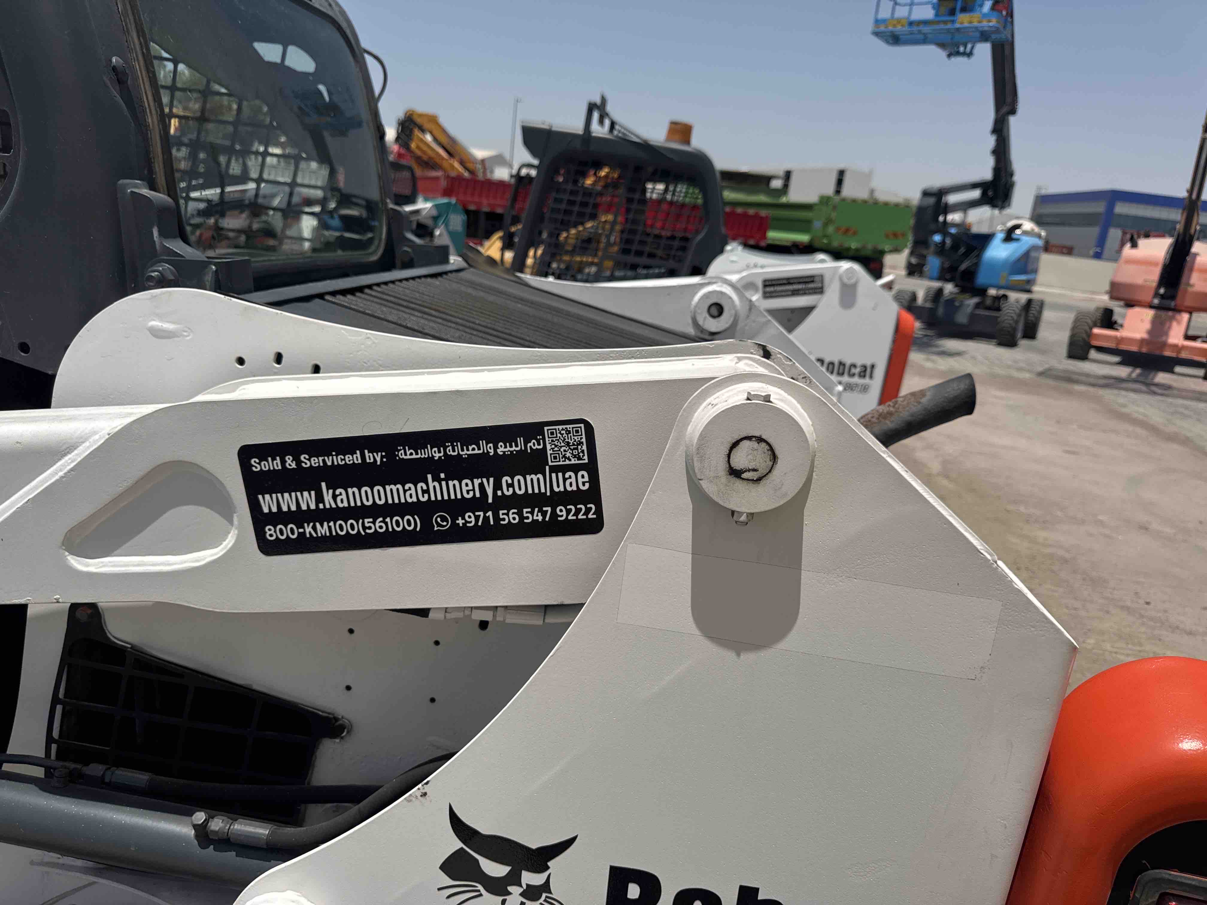 SSL-021-Bobcat-S510-Skid-steer-loaders-inspection-Chassis-Lift-arm-base-pin-and-bushings-1