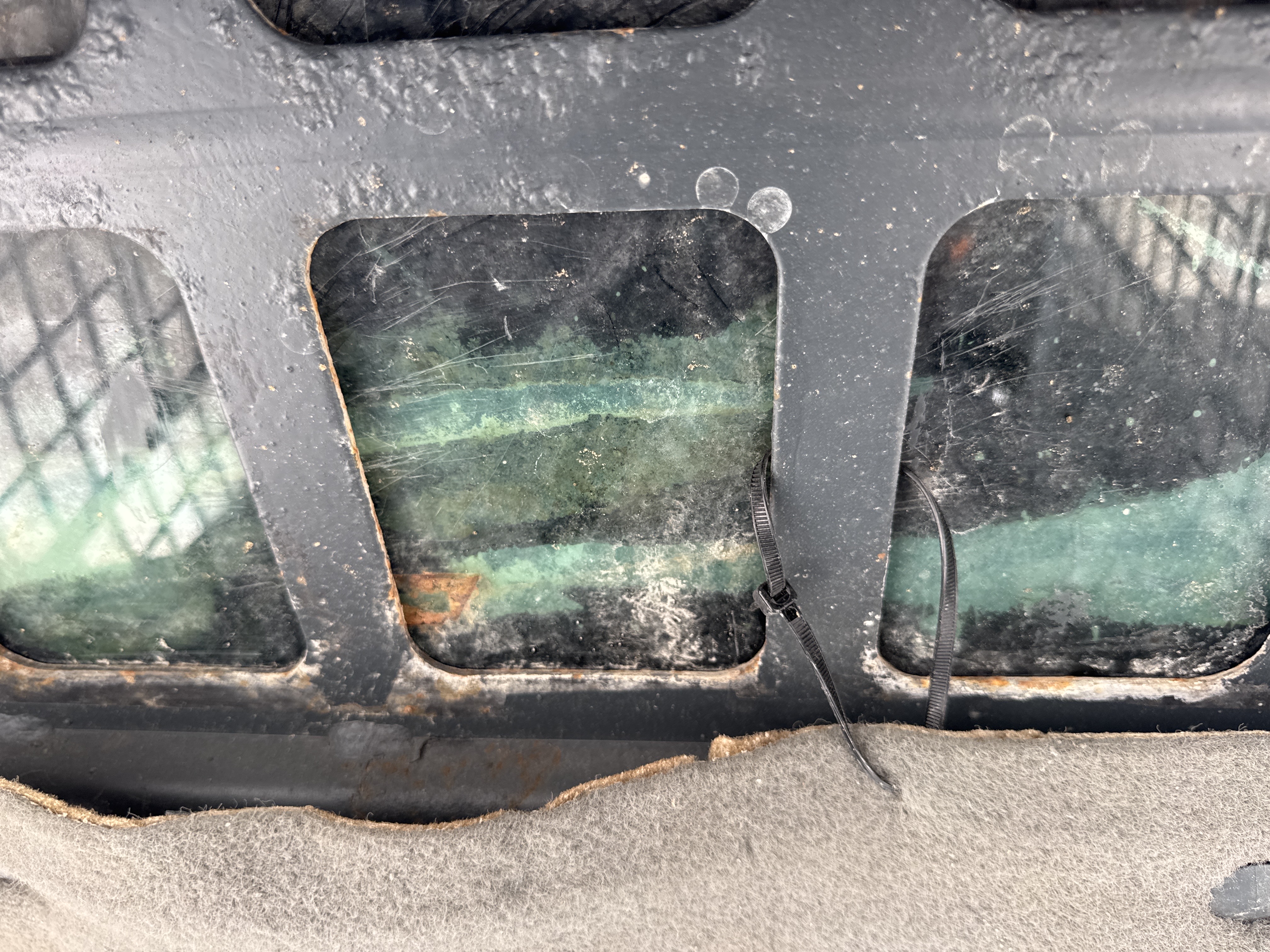 SSL-021-Bobcat-S510-Skid-steer-loaders-inspection-Safety-Glass-1