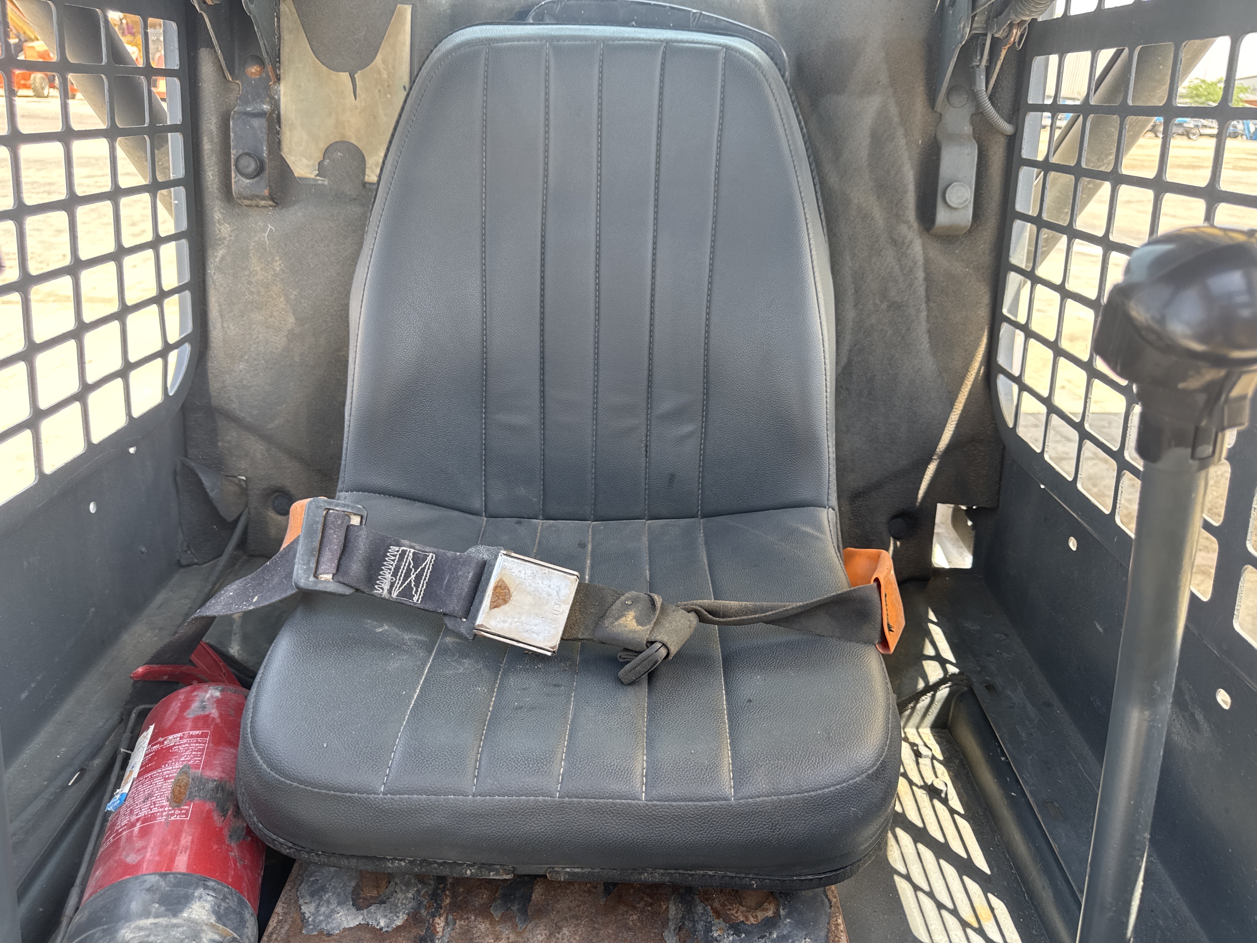 SSL-021-Bobcat-S510-Skid-steer-loaders-inspection-Safety-Seat-belts-1