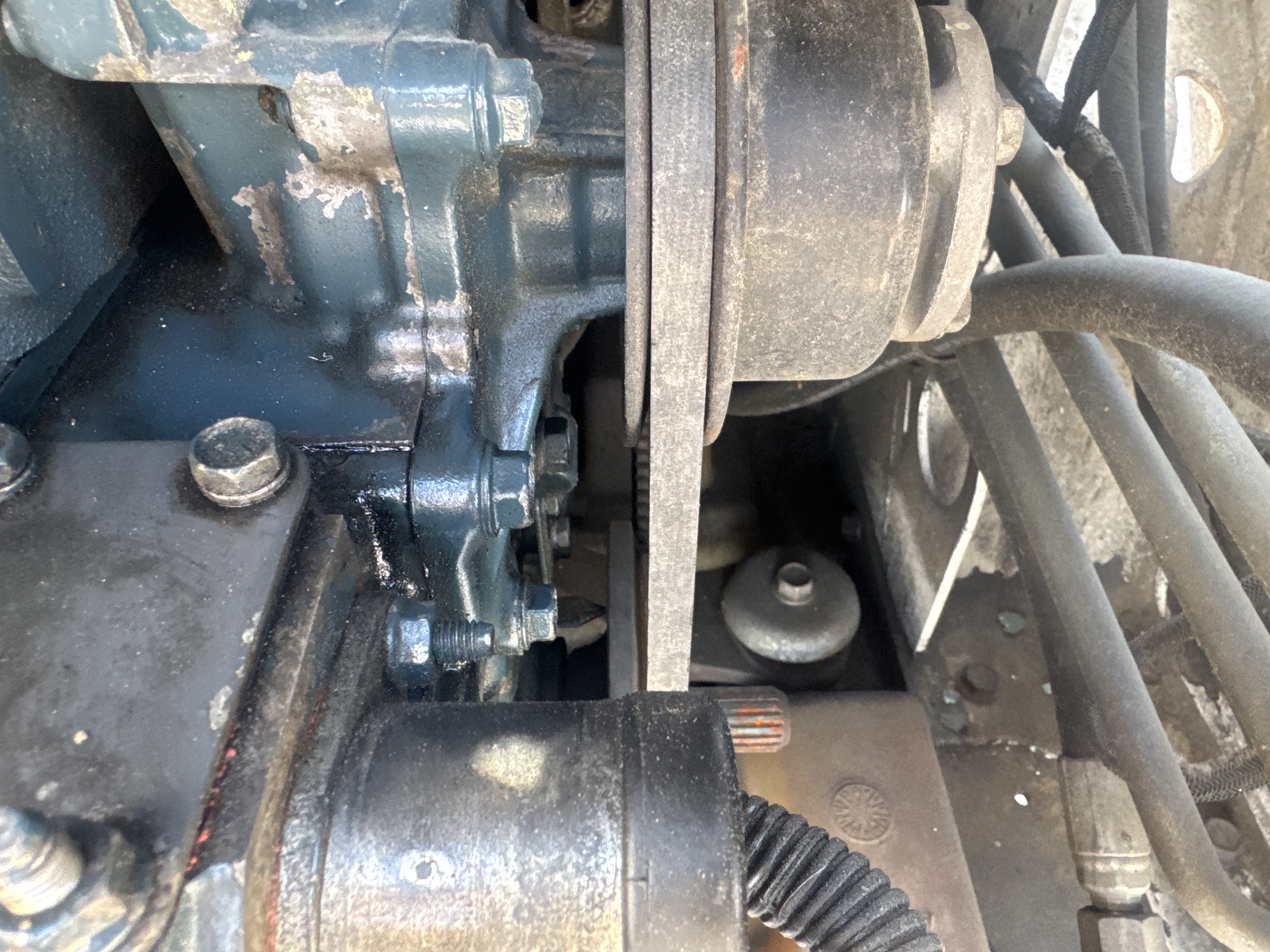 SSL-021-Bobcat-S510-Skid-steer-loaders-inspection-Engine-Belt-1