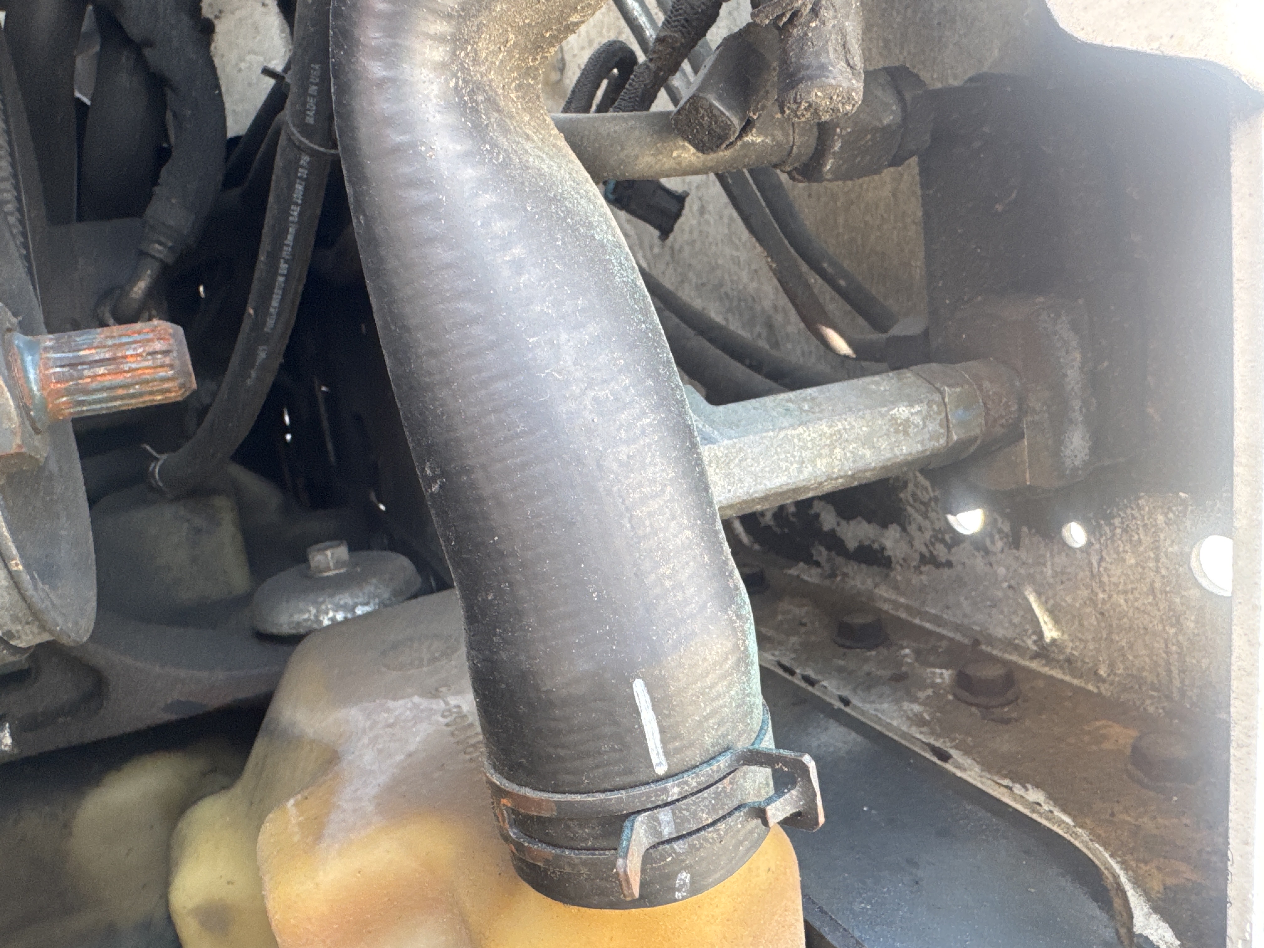 SSL-021-Bobcat-S510-Skid-steer-loaders-inspection-Engine-Hoses-1