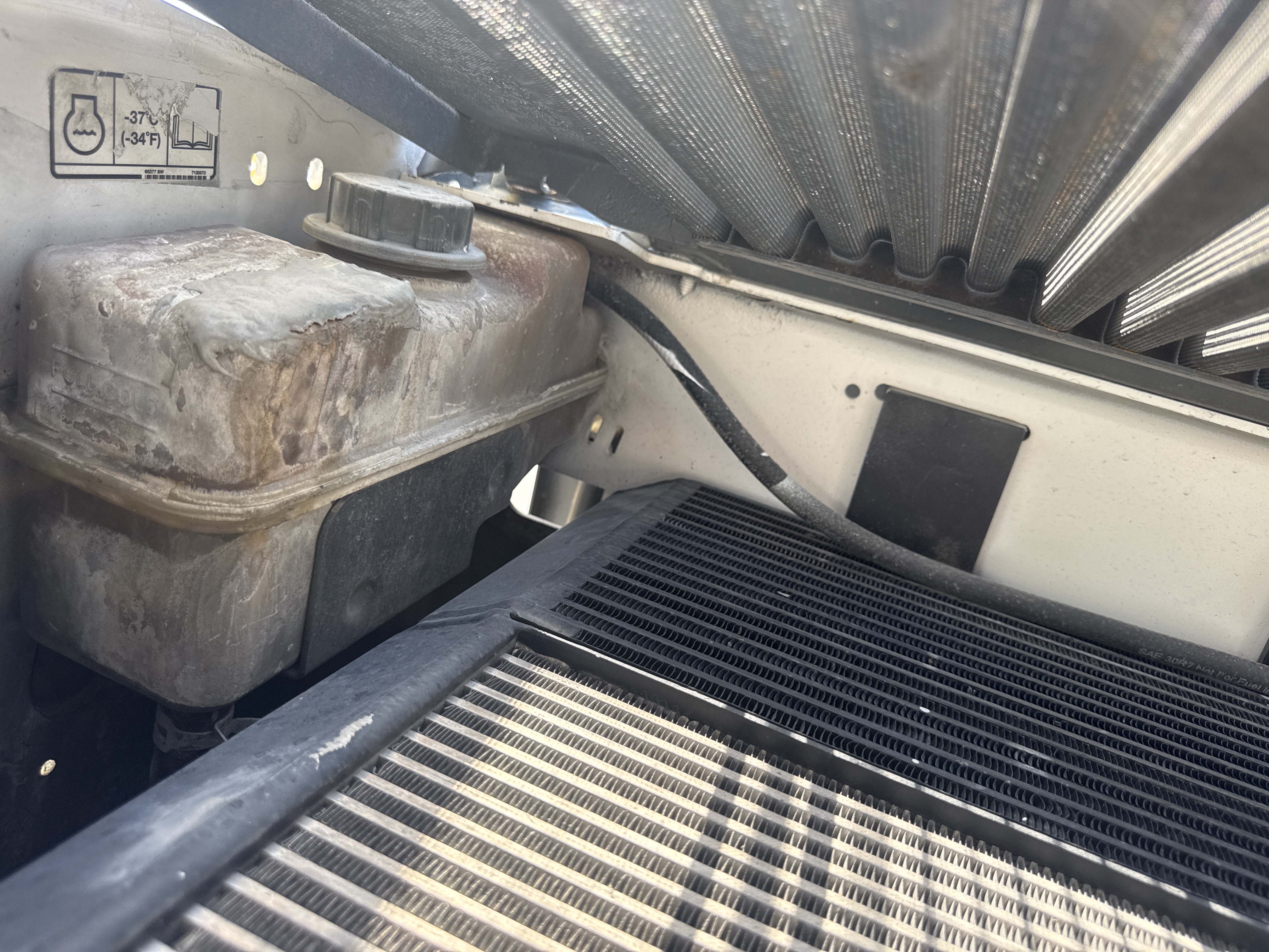 SSL-021-Bobcat-S510-Skid-steer-loaders-inspection-Engine-Radiator,-oil-cooler-and-air-cooler-1