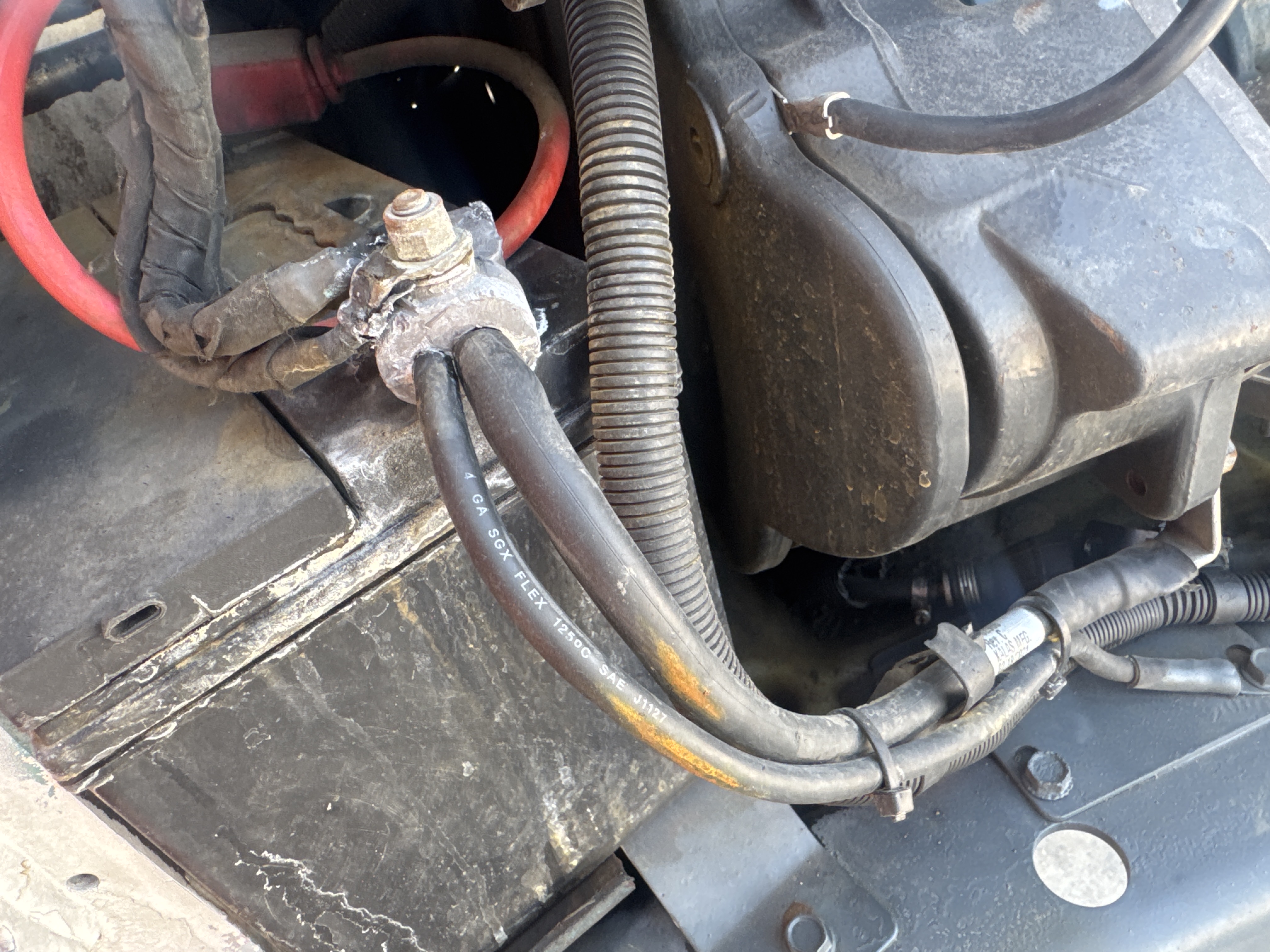 SSL-021-Bobcat-S510-Skid-steer-loaders-inspection-Electronics-Wires-1