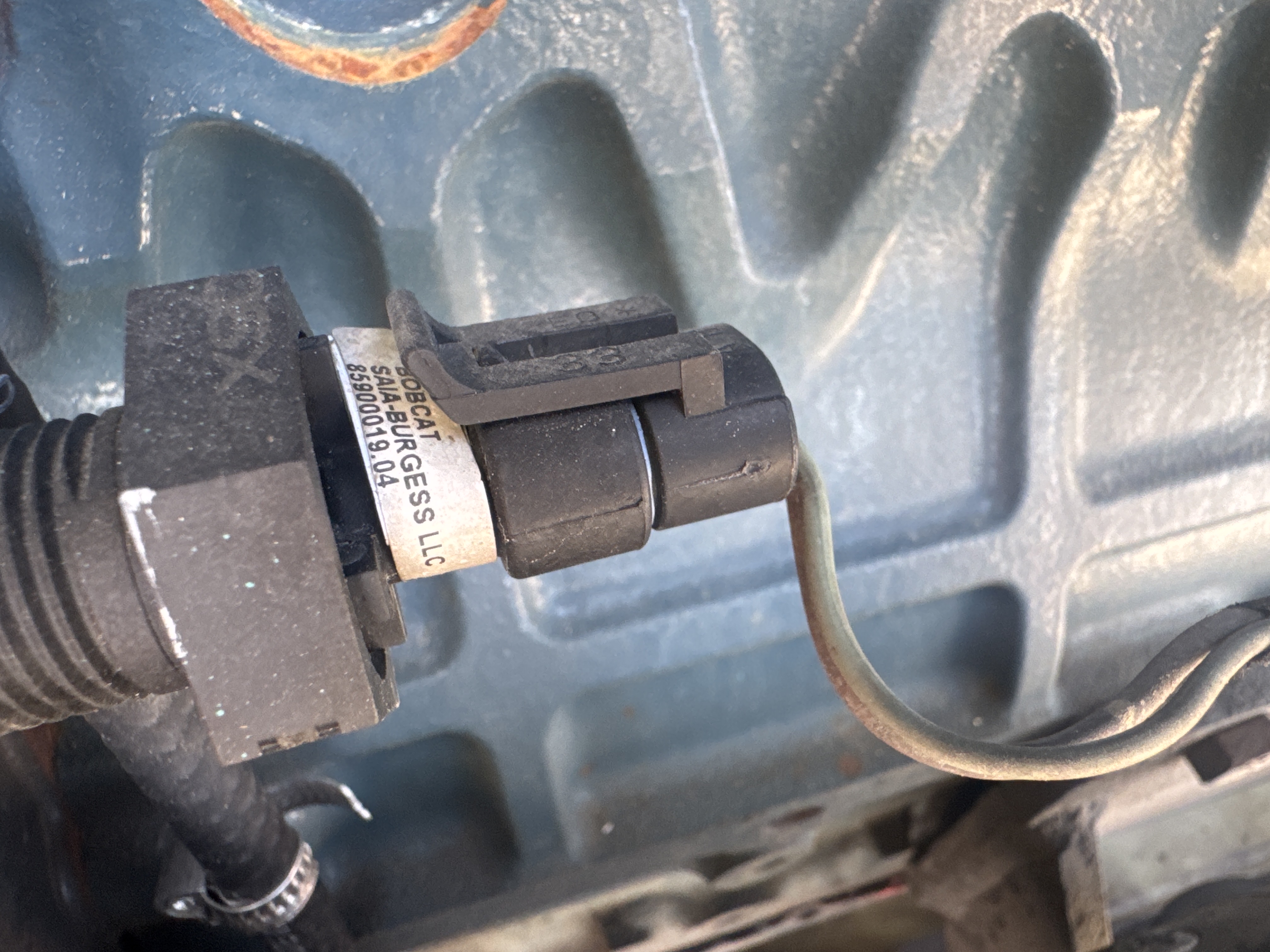 SSL-021-Bobcat-S510-Skid-steer-loaders-inspection-Hydraulics-Wiring-harness-1